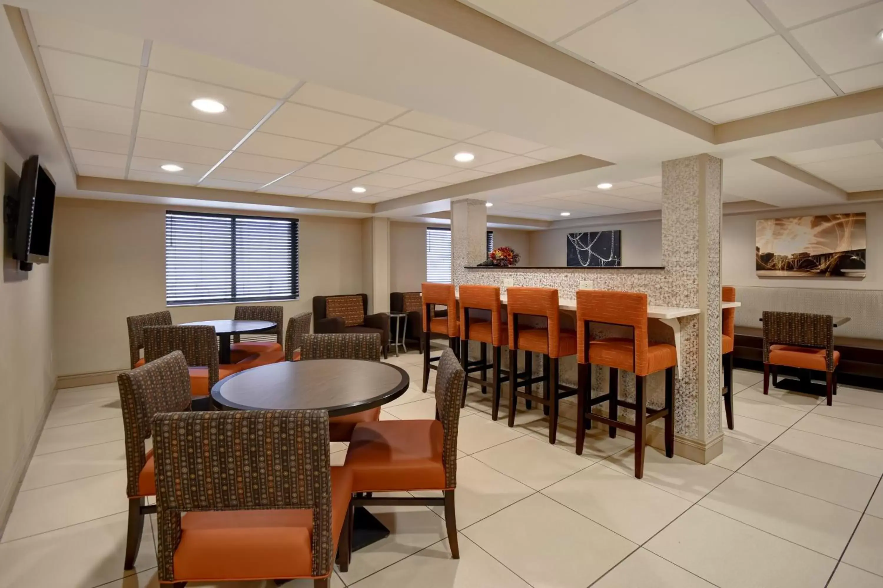 Restaurant/Places to Eat in Best Western Rochester Marketplace Inn