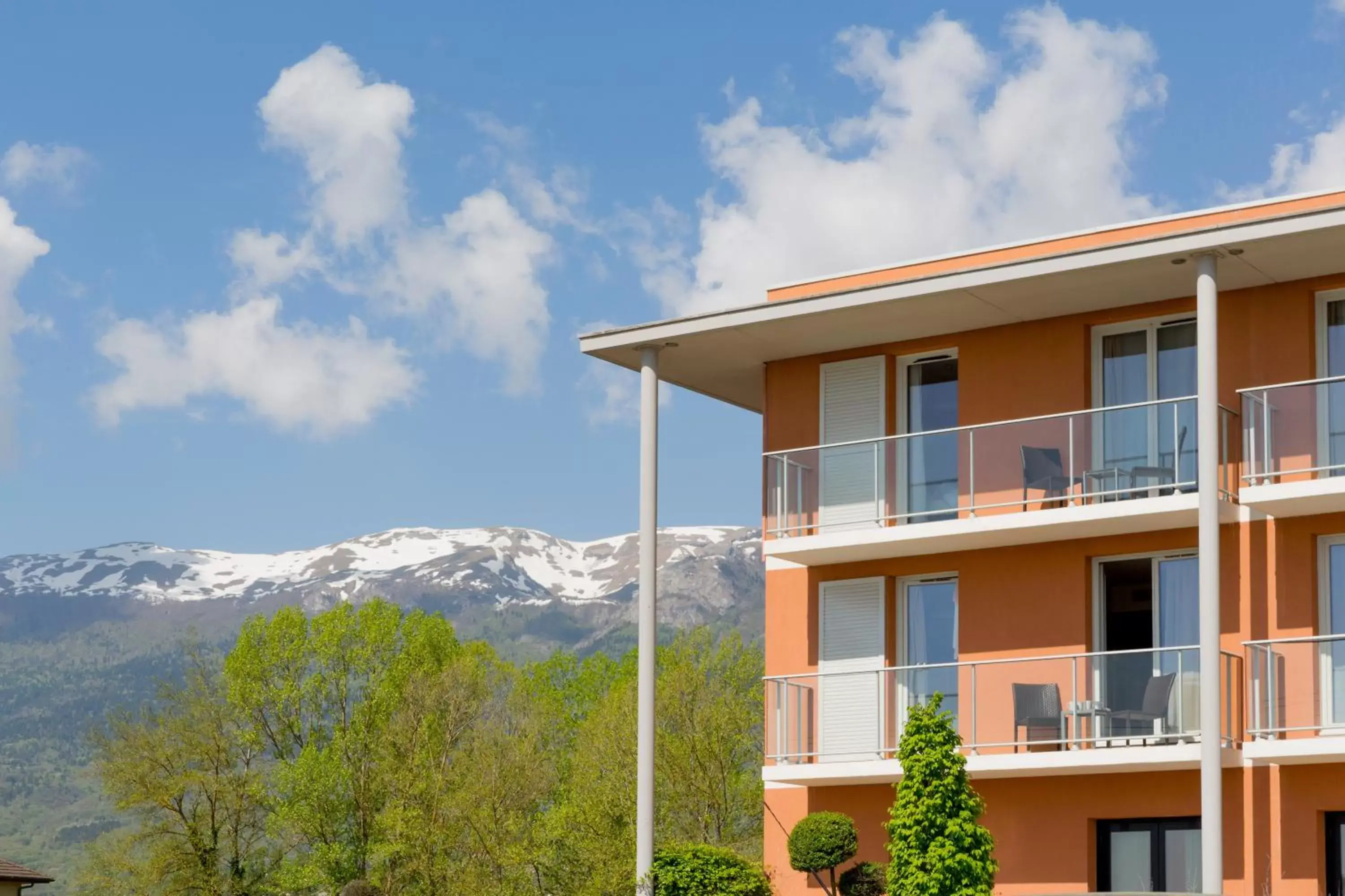 Landmark view, Property Building in Best Western Park Hotel Geneve-Thoiry