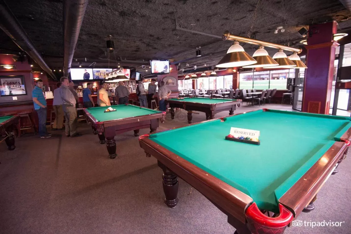 Restaurant/places to eat, Billiards in The Business Inn