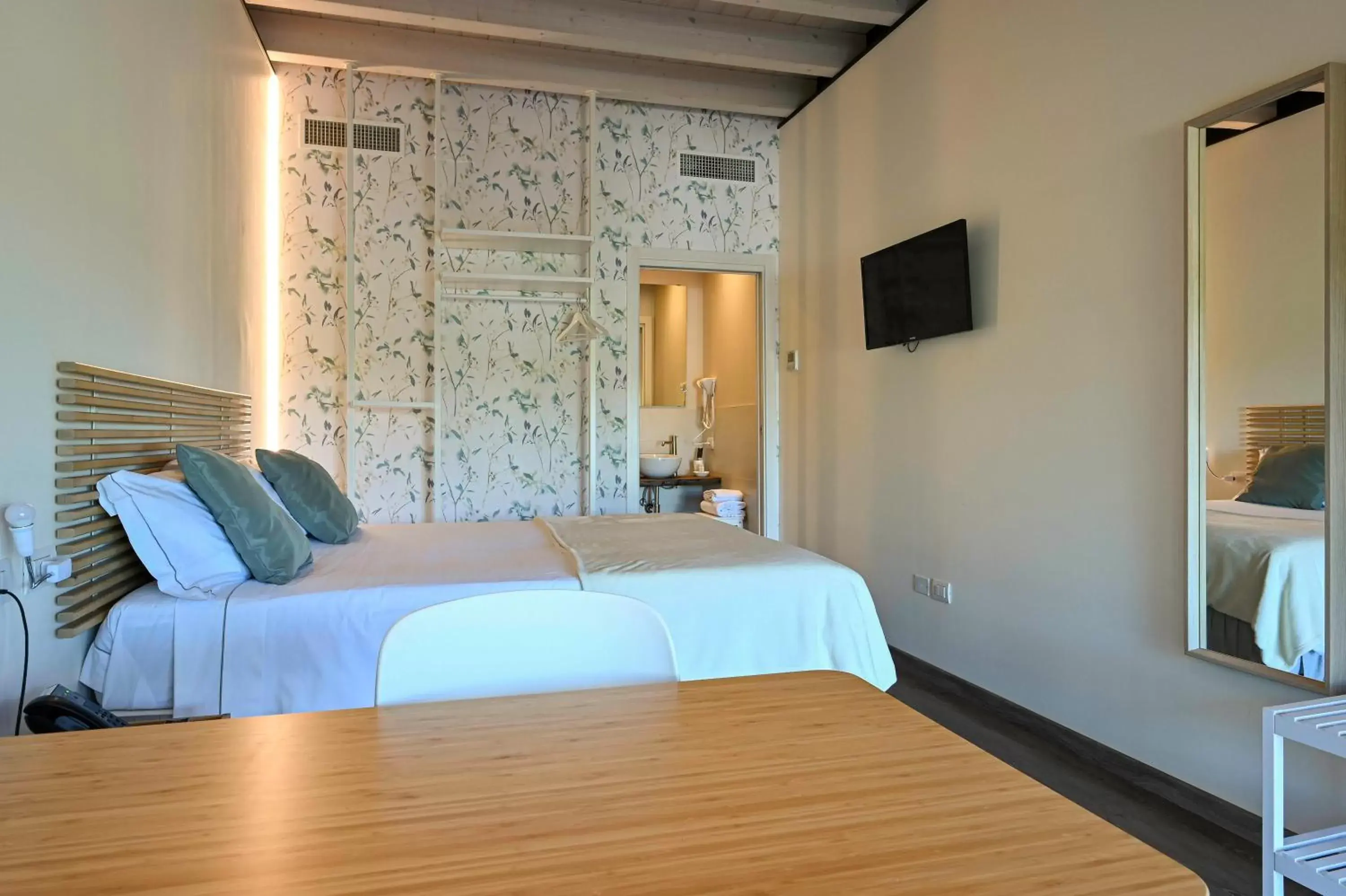Large Double Room - single occupancy in Casa Lidia - ALLOGGI SMART Large Double Room - single occupancy in Casa Lidia - ALLOGGI SMART
