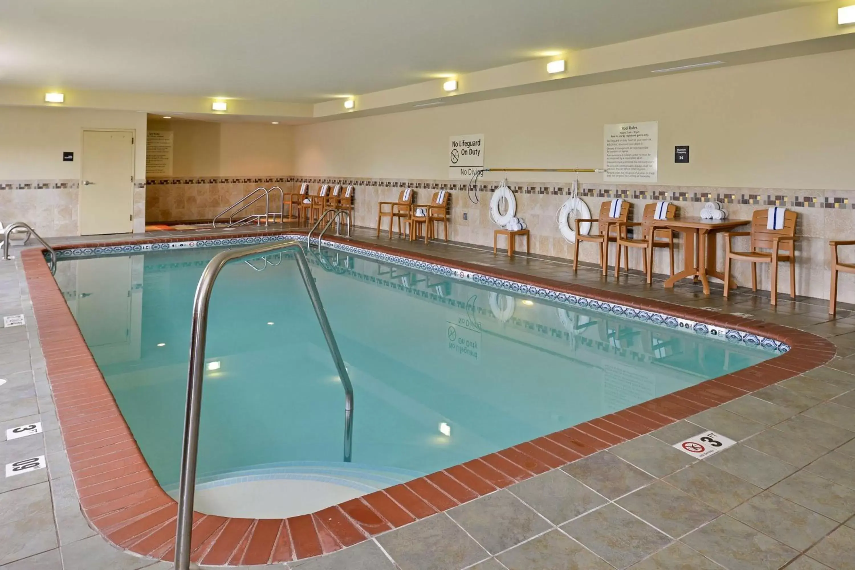 Pool view, Swimming Pool in Hampton Inn Muscatine