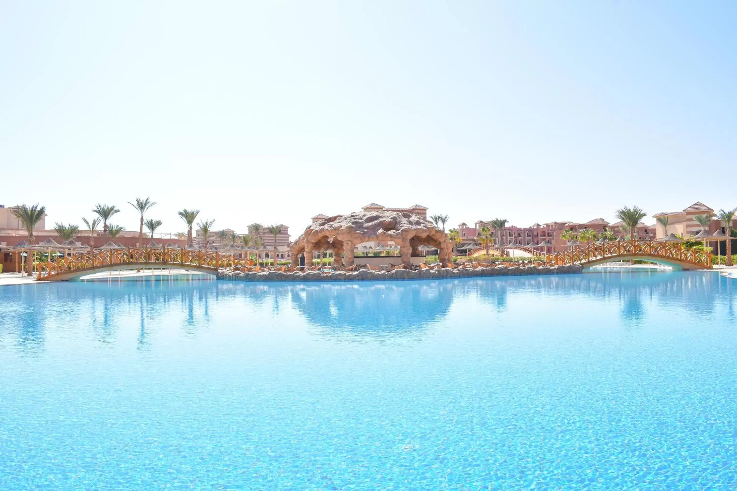 Swimming pool in Parrotel Lagoon Waterpark Resort