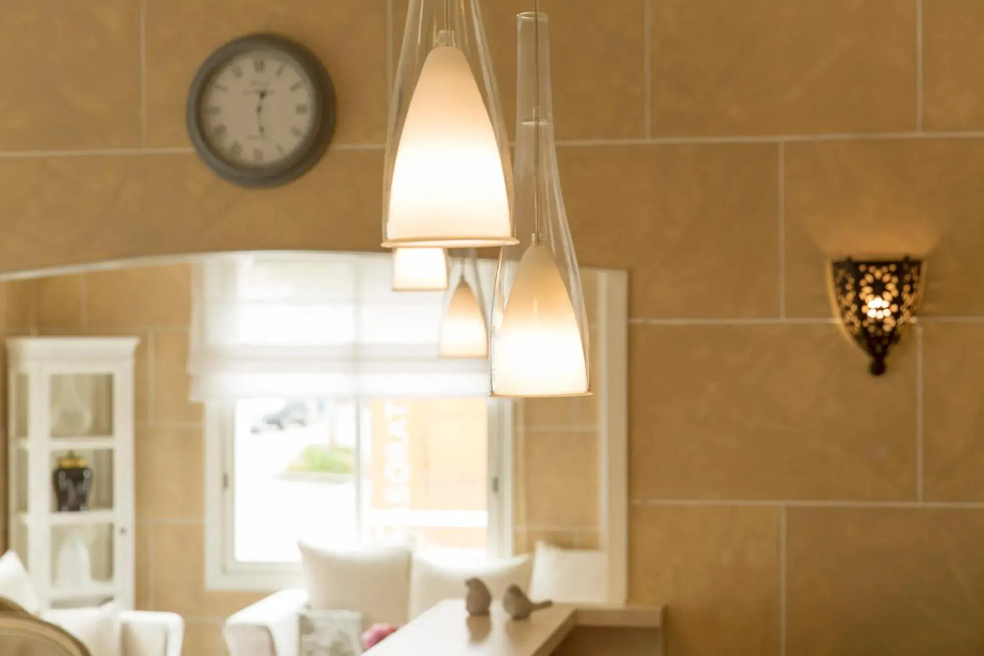 Lobby or reception, Bathroom in The Originals City, Hotel Cleria, Lorient (Inter-Hotel)