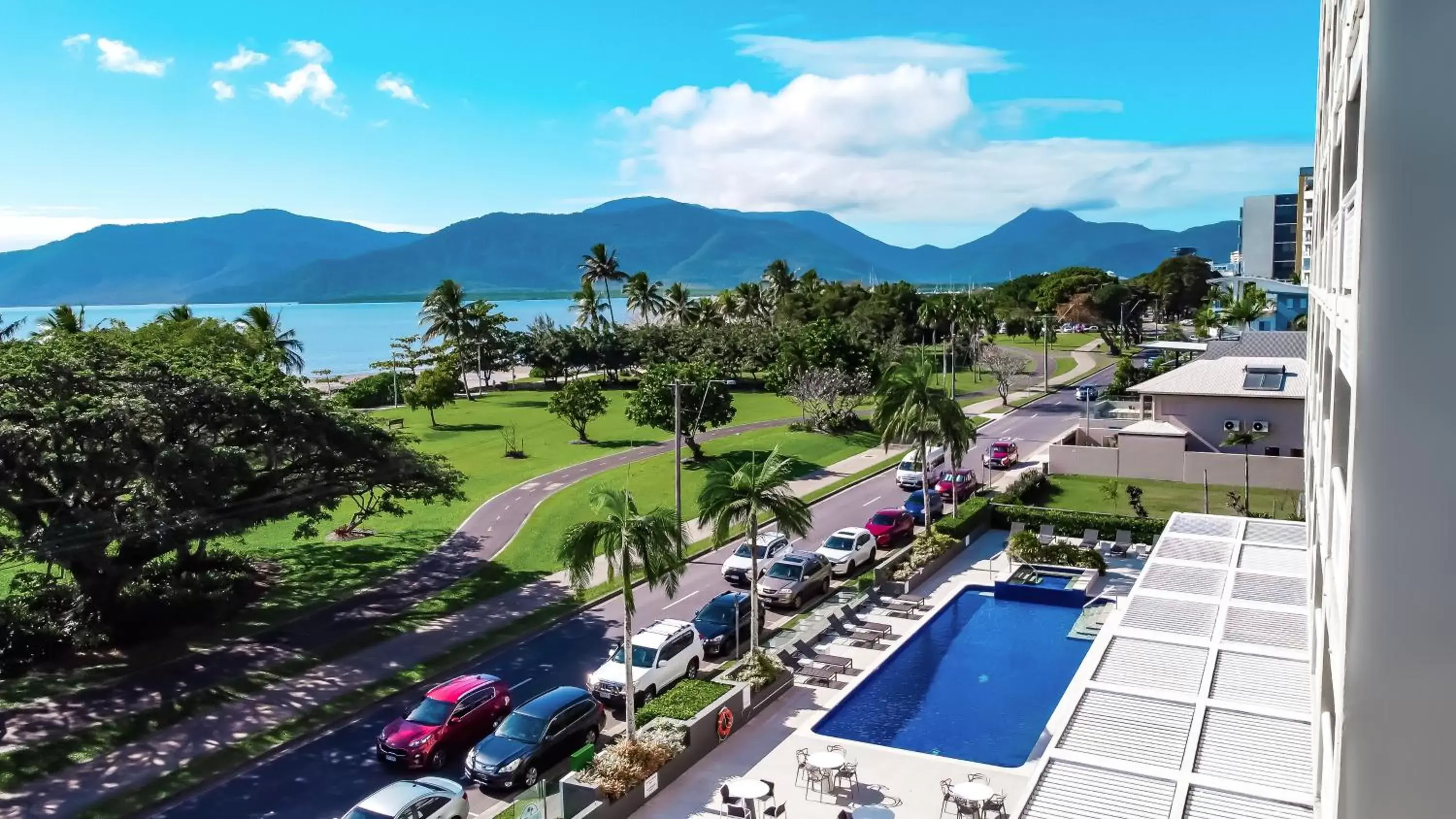 Property building in Cairns Harbourside Hotel Property building in Cairns Harbourside Hotel