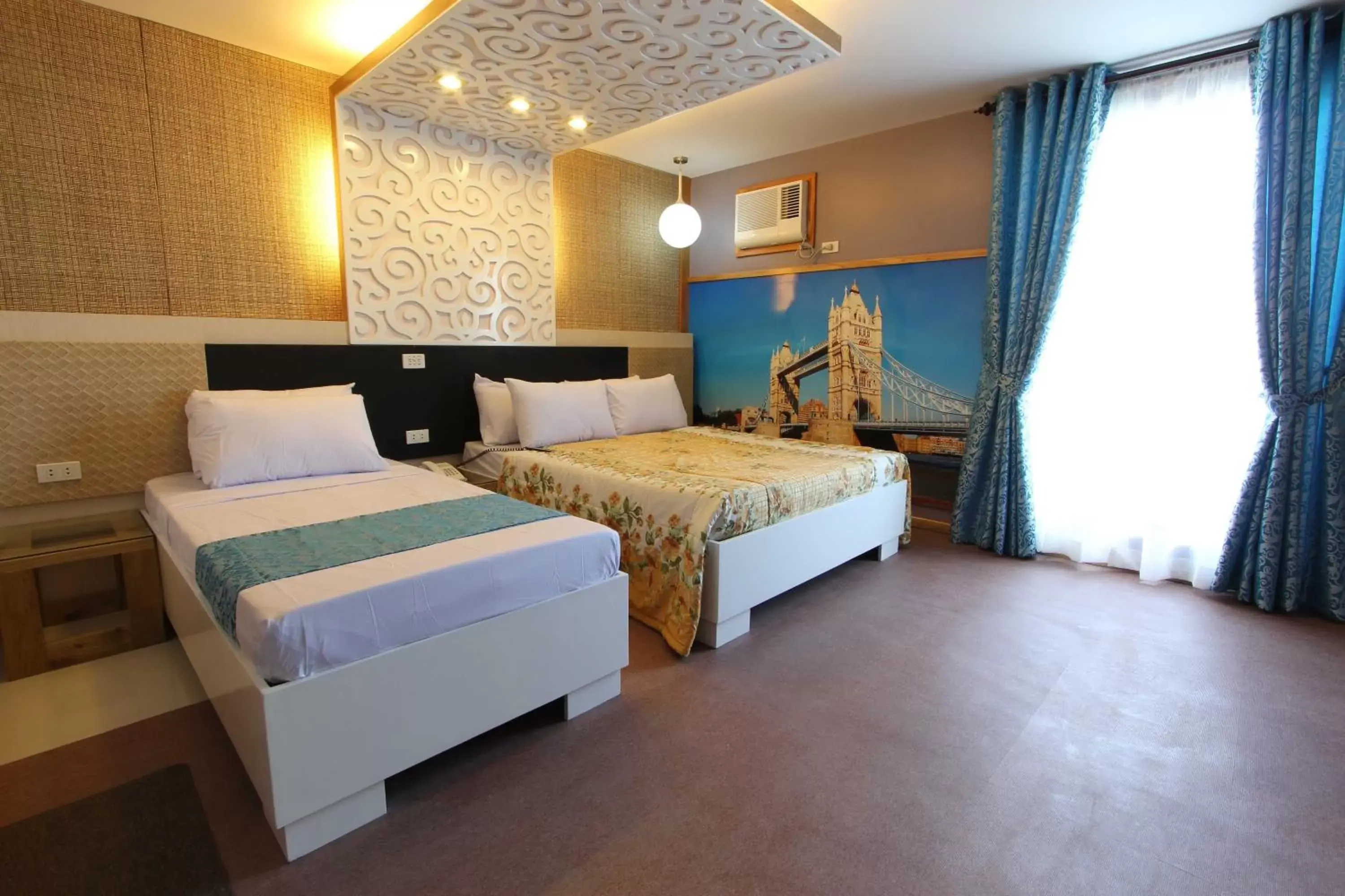 Photo of the whole room, Bed in Eurotel Angeles