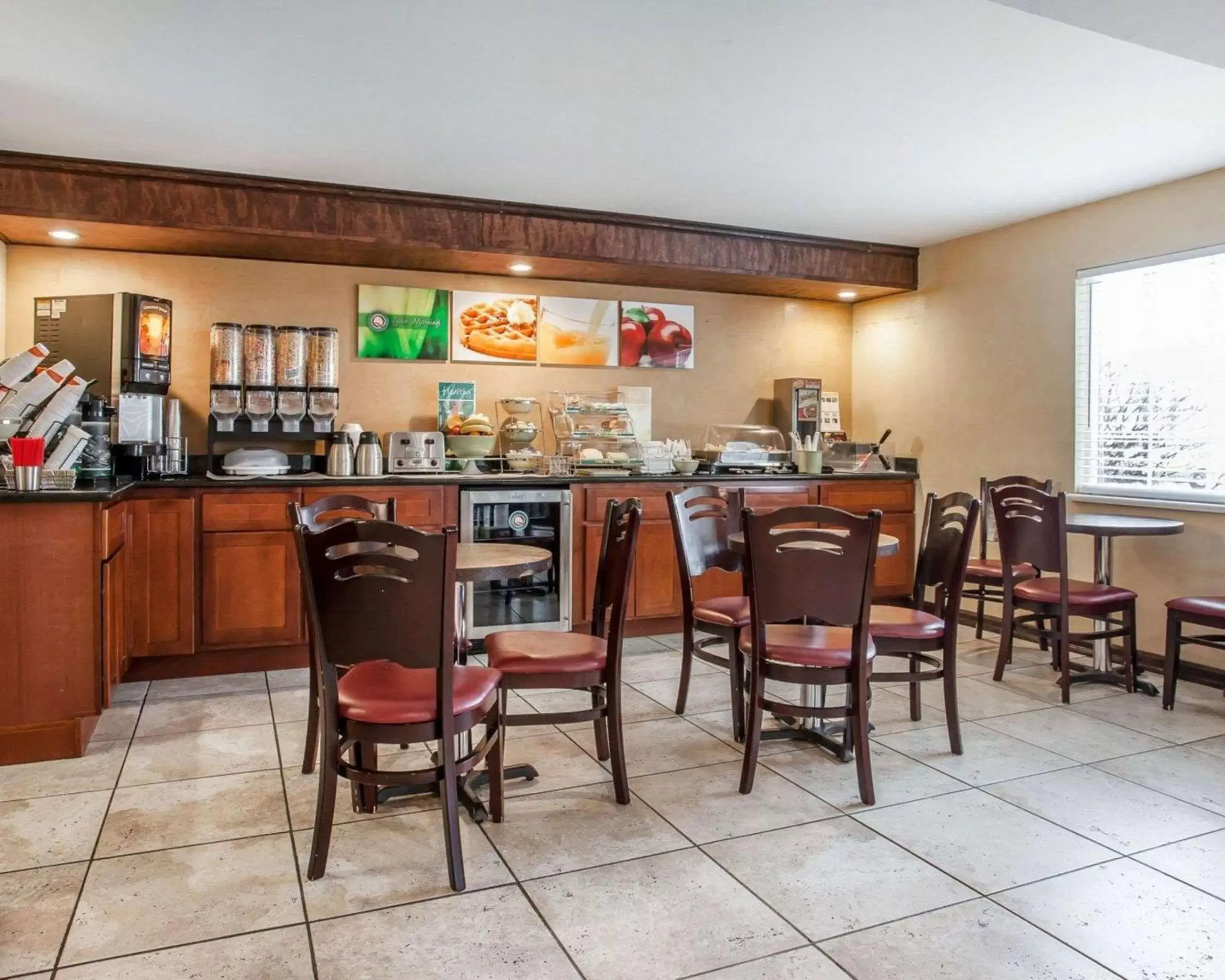 Restaurant/Places to Eat in Quality Inn Okanogan