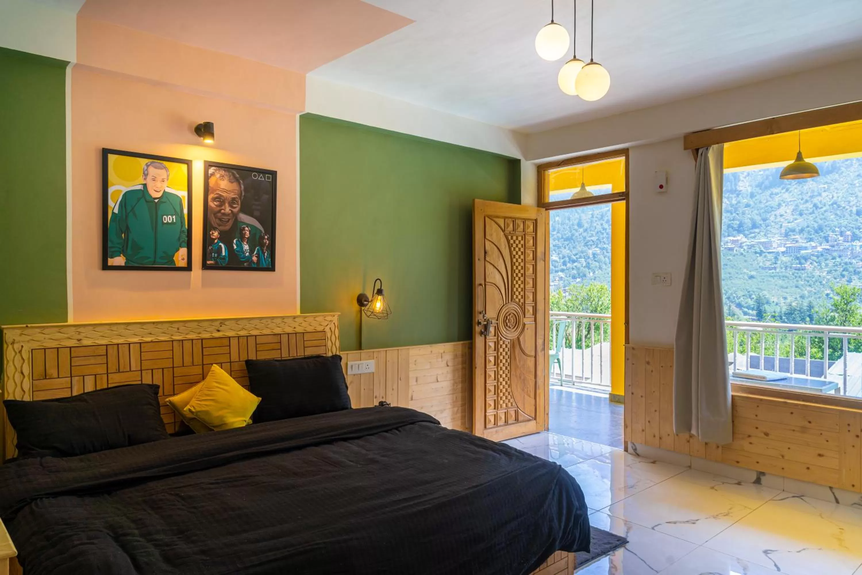 Bed in Whoopers Hostel Manali