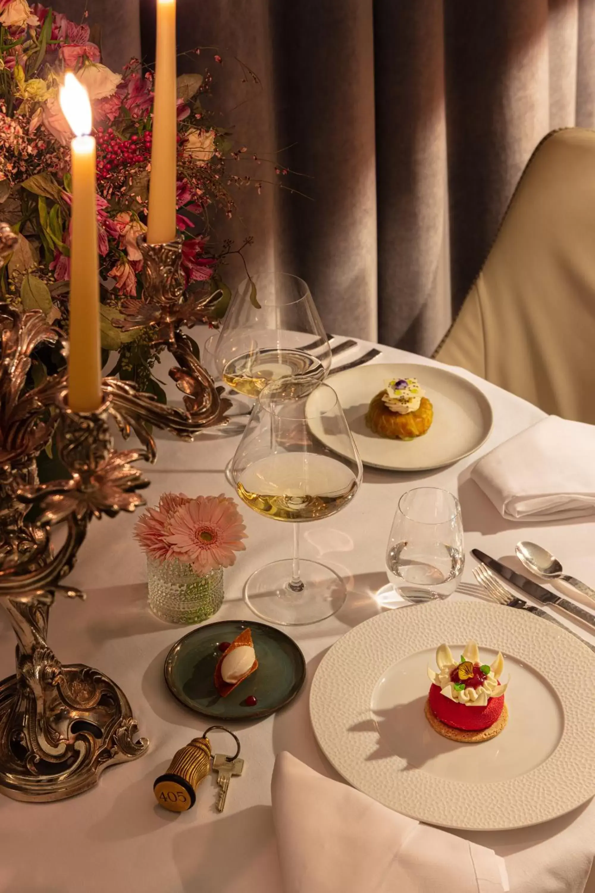 Dinner, Restaurant/Places to Eat in Hôtel Lancaster Paris Champs-Elysées