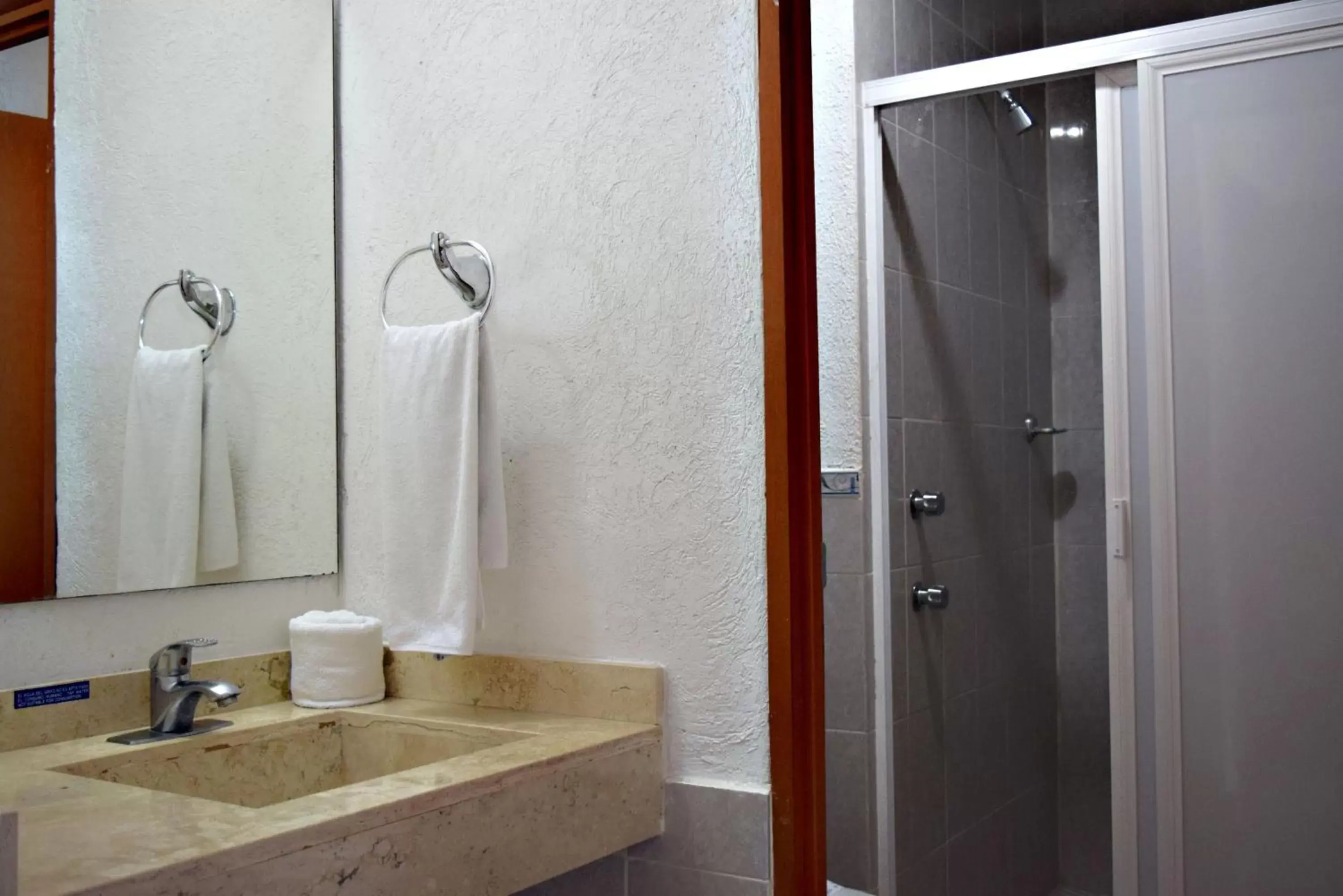 Bathroom in Best Western Global Express