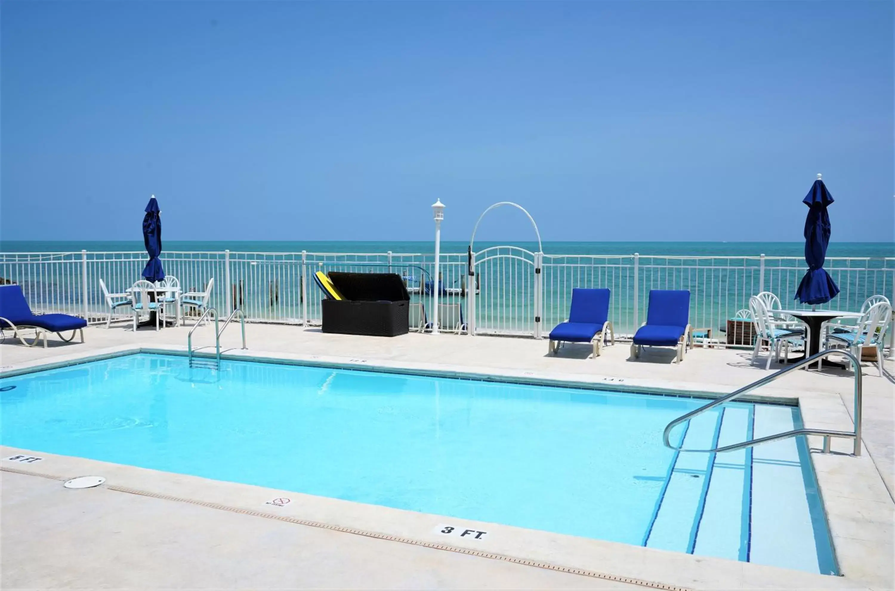 Swimming Pool in Glunz Ocean Beach Hotel and Resort