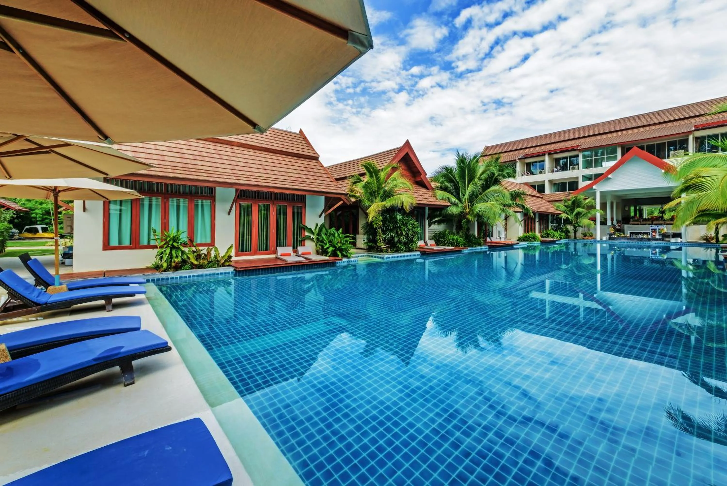 Swimming pool in L'esprit De Naiyang Beach Resort - SHA Extra Plus