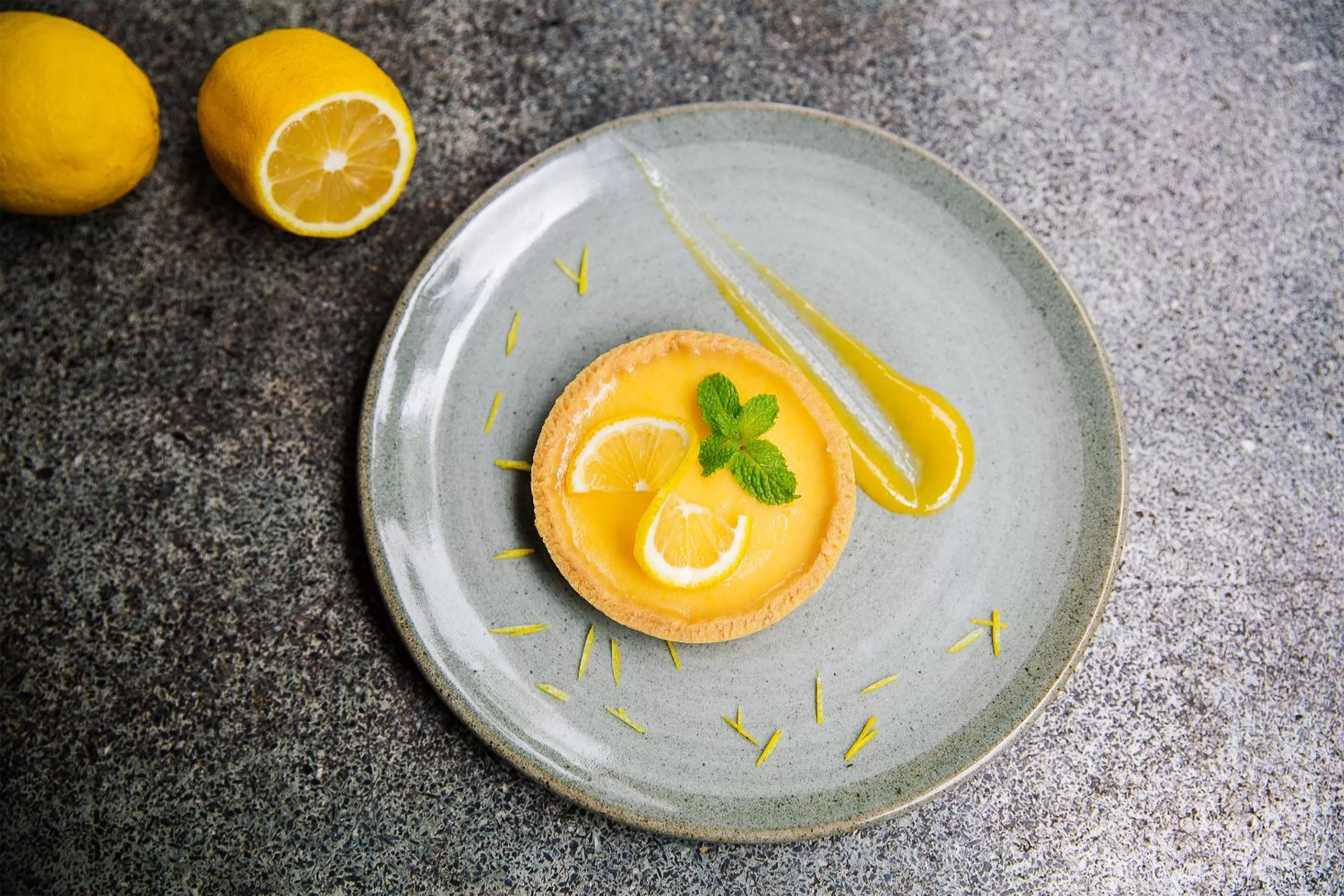 Food and drinks in Viroth's Villa