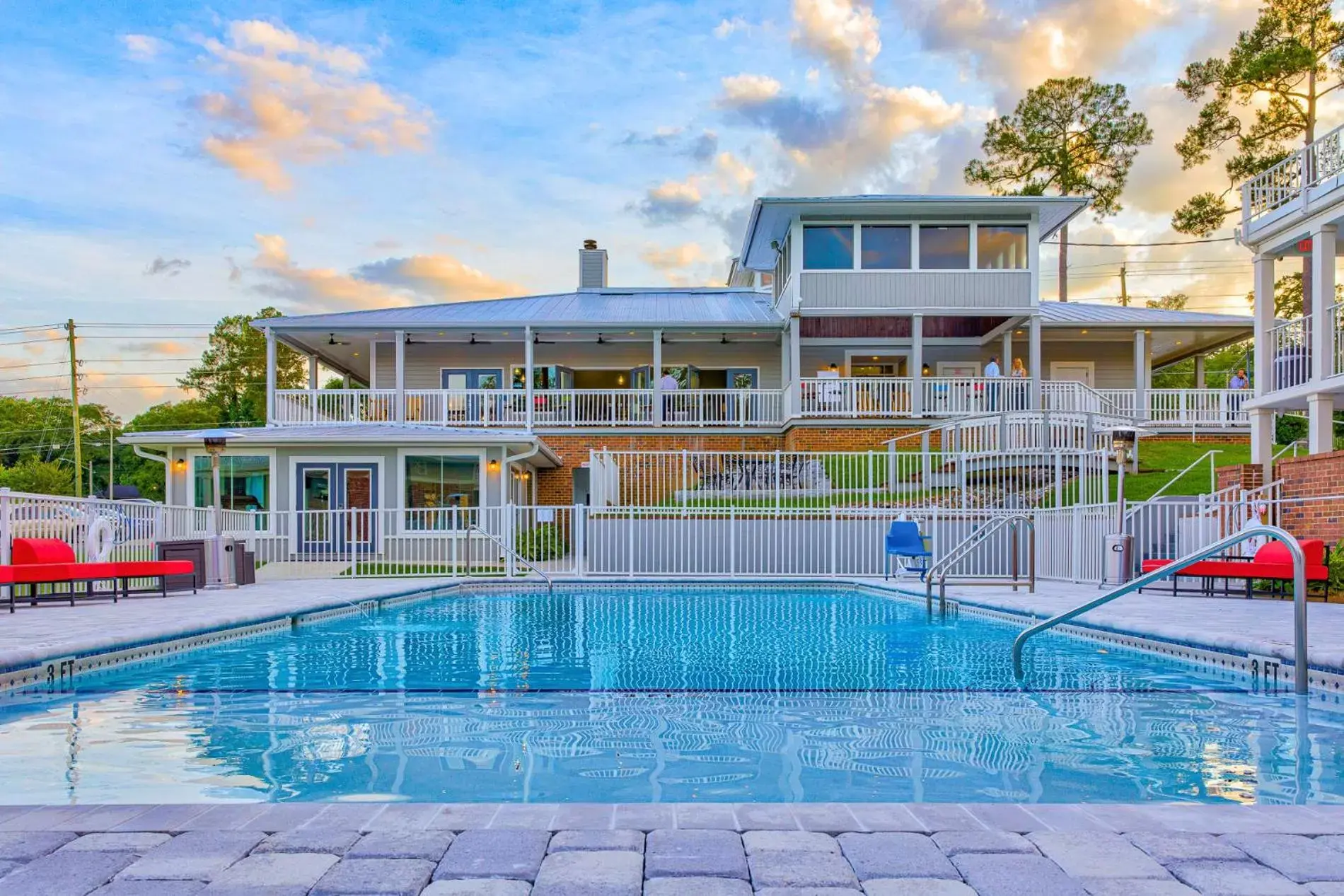 Property building, Swimming Pool in Seven Hills Suites Tallahassee