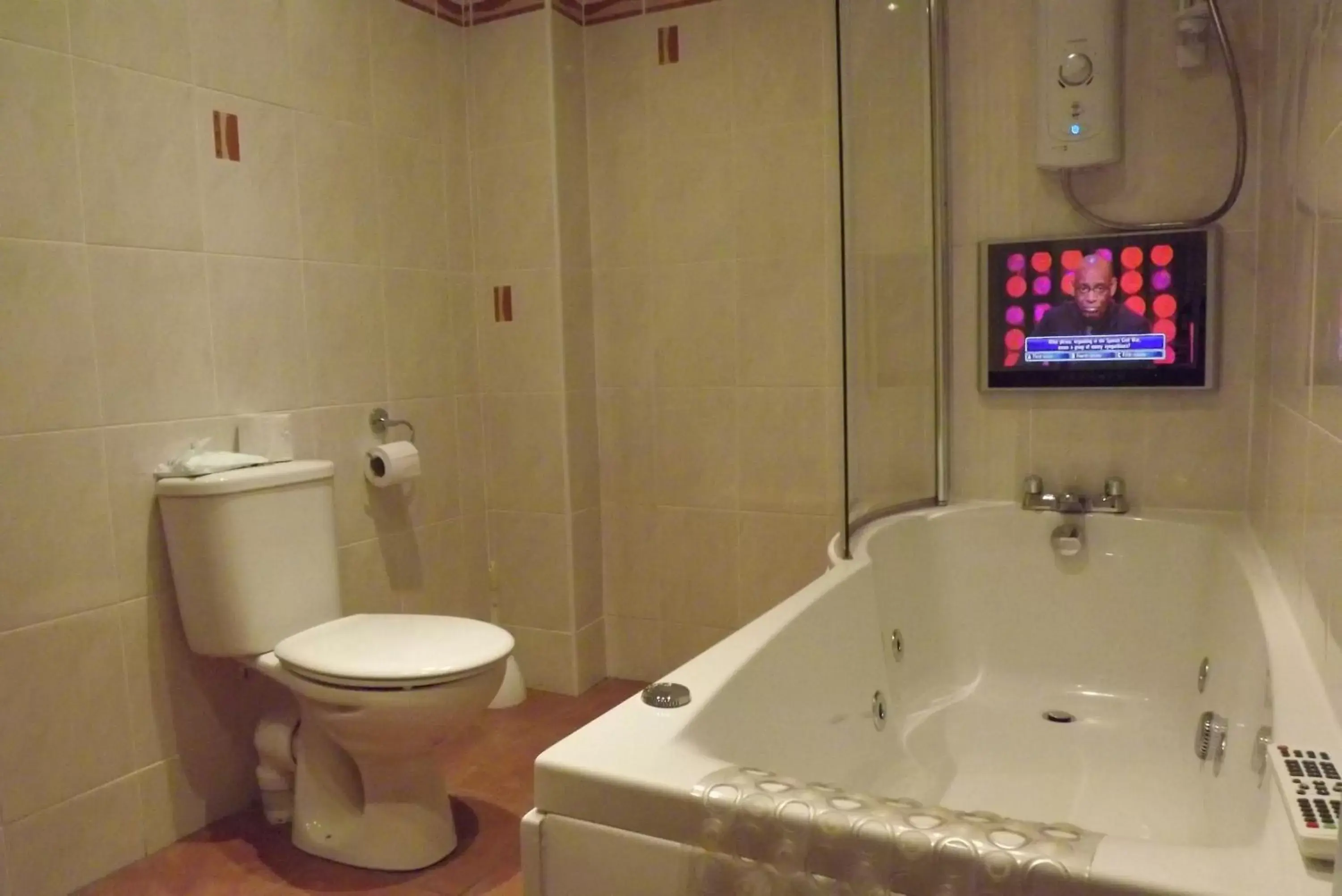 Bathroom in Glazert Country House Hotel