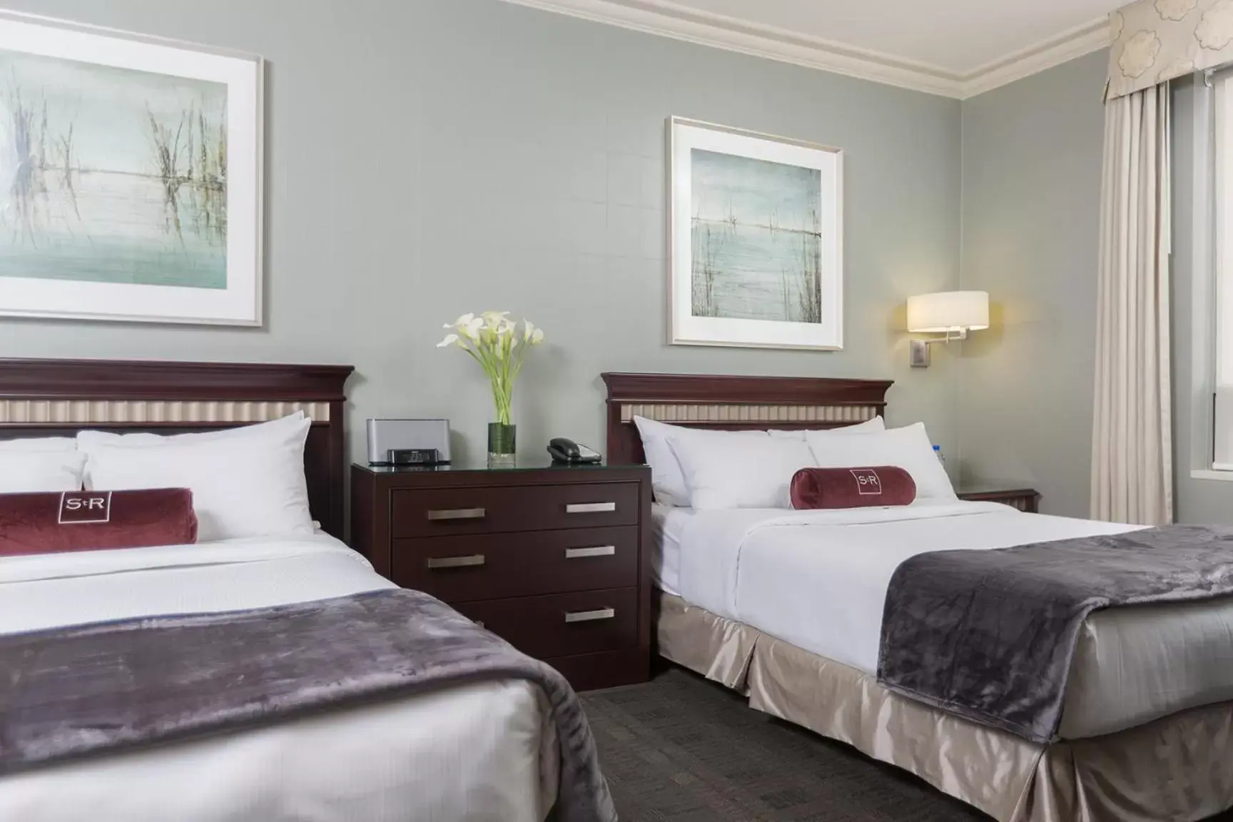 Bedroom, Bed in The St. Regis Hotel
