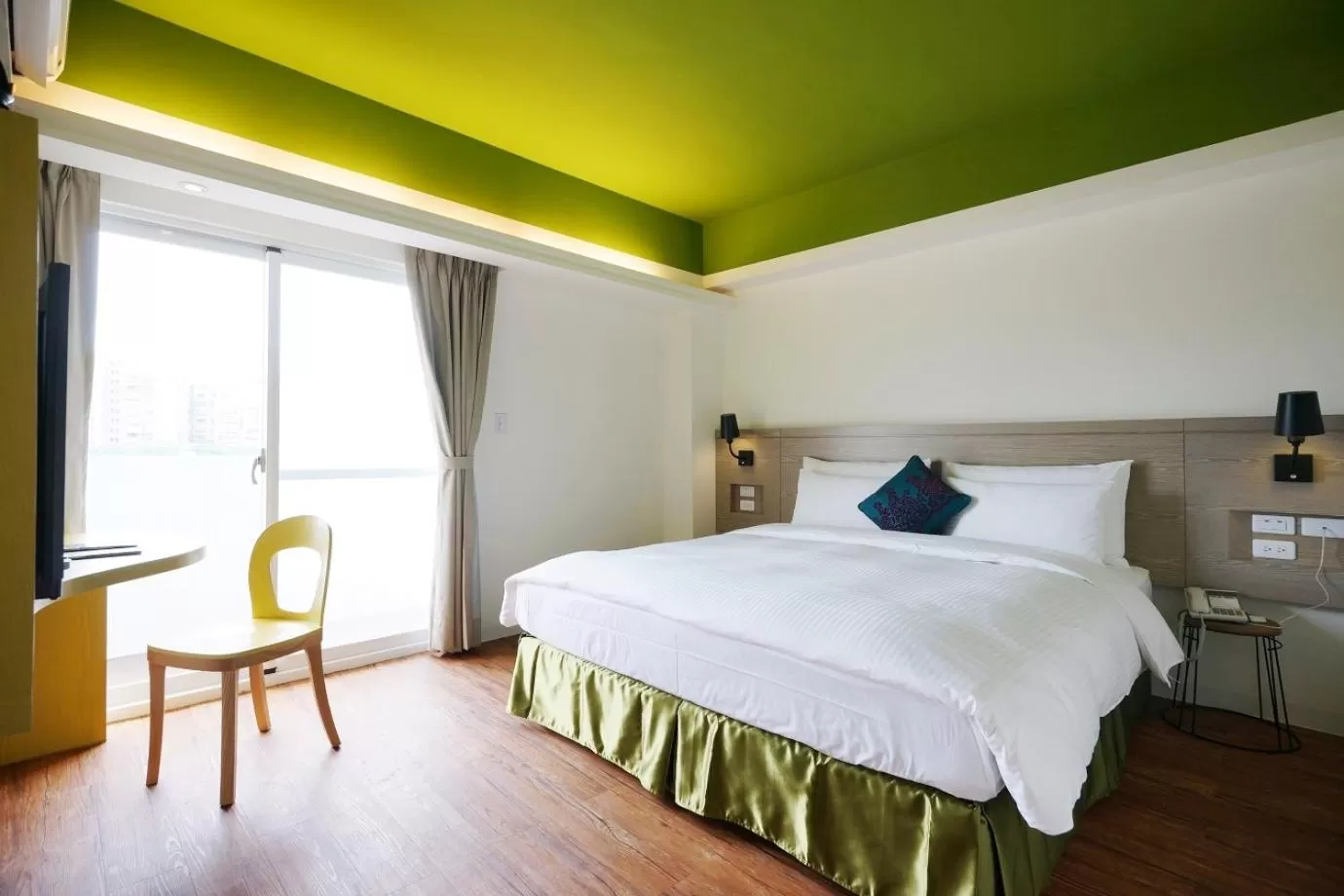 Balcony/Terrace, Bed in Papersun Hotel