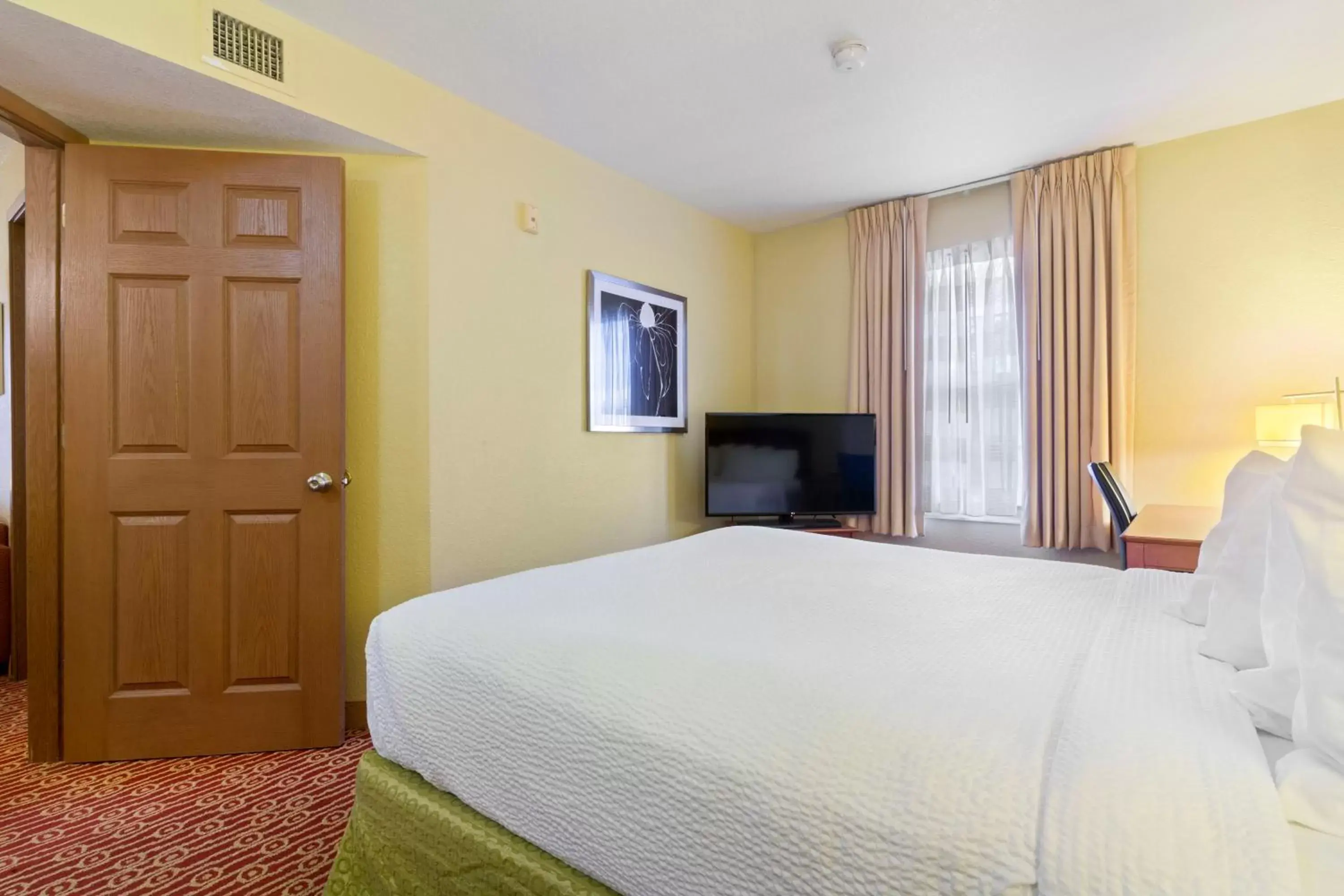 TV and multimedia in Extended Stay America Suites - Virginia Beach