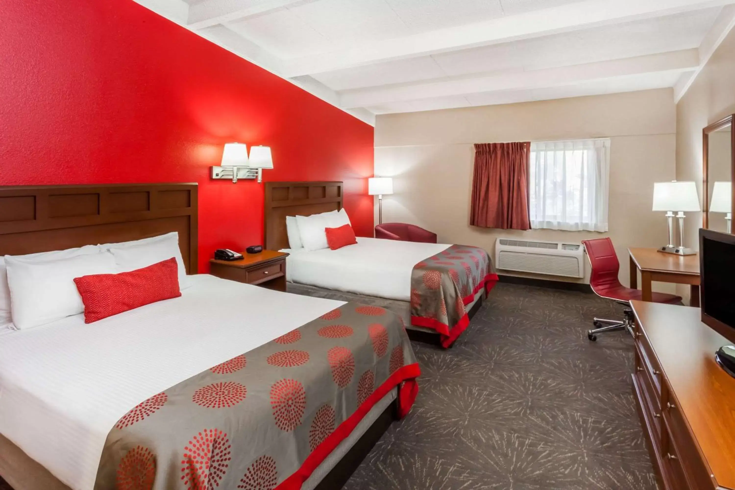 Photo of the whole room, Bed in Ramada by Wyndham Hammond Hotel & Conference Center