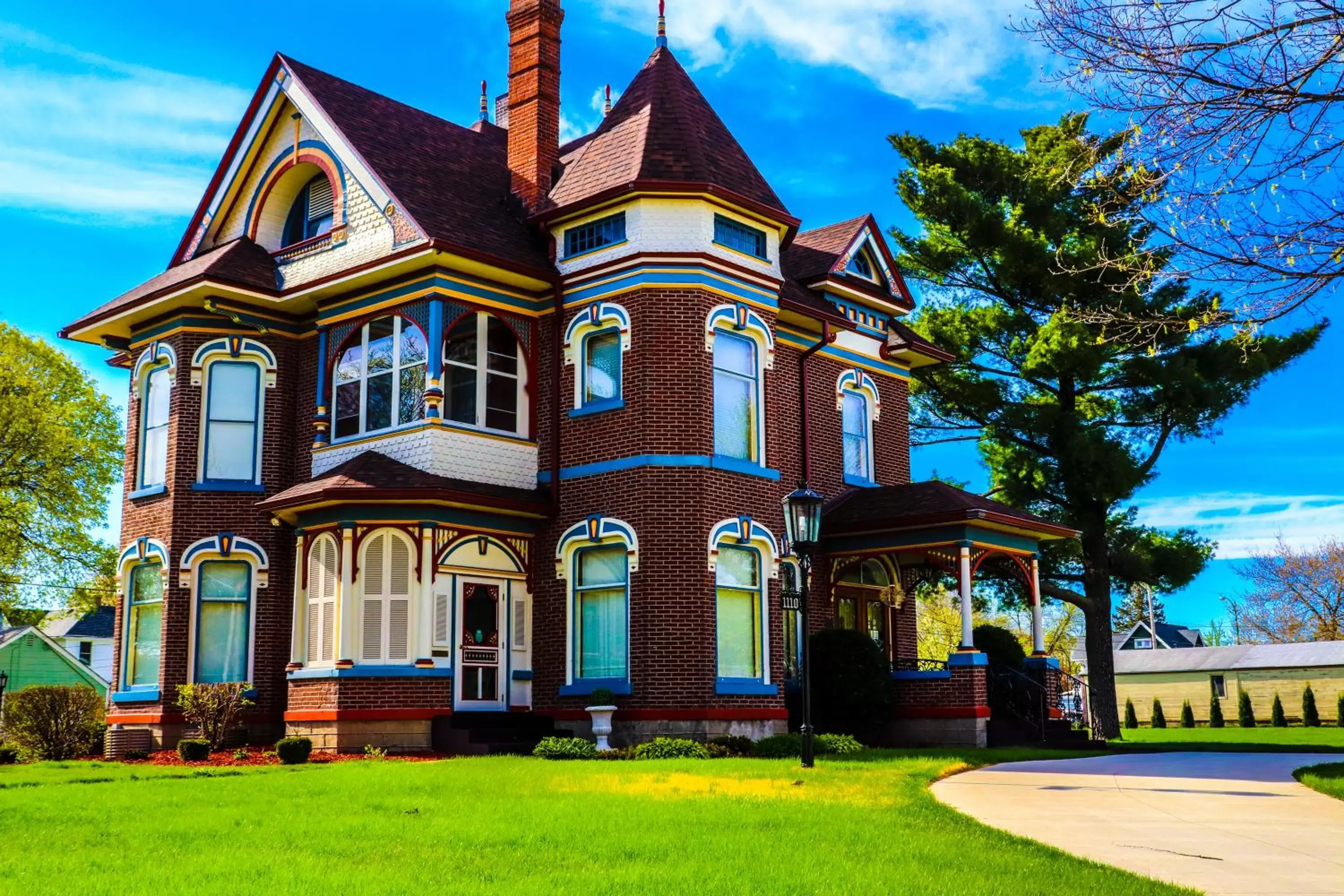 Property Building in Queen Anne Bed and Breakfast