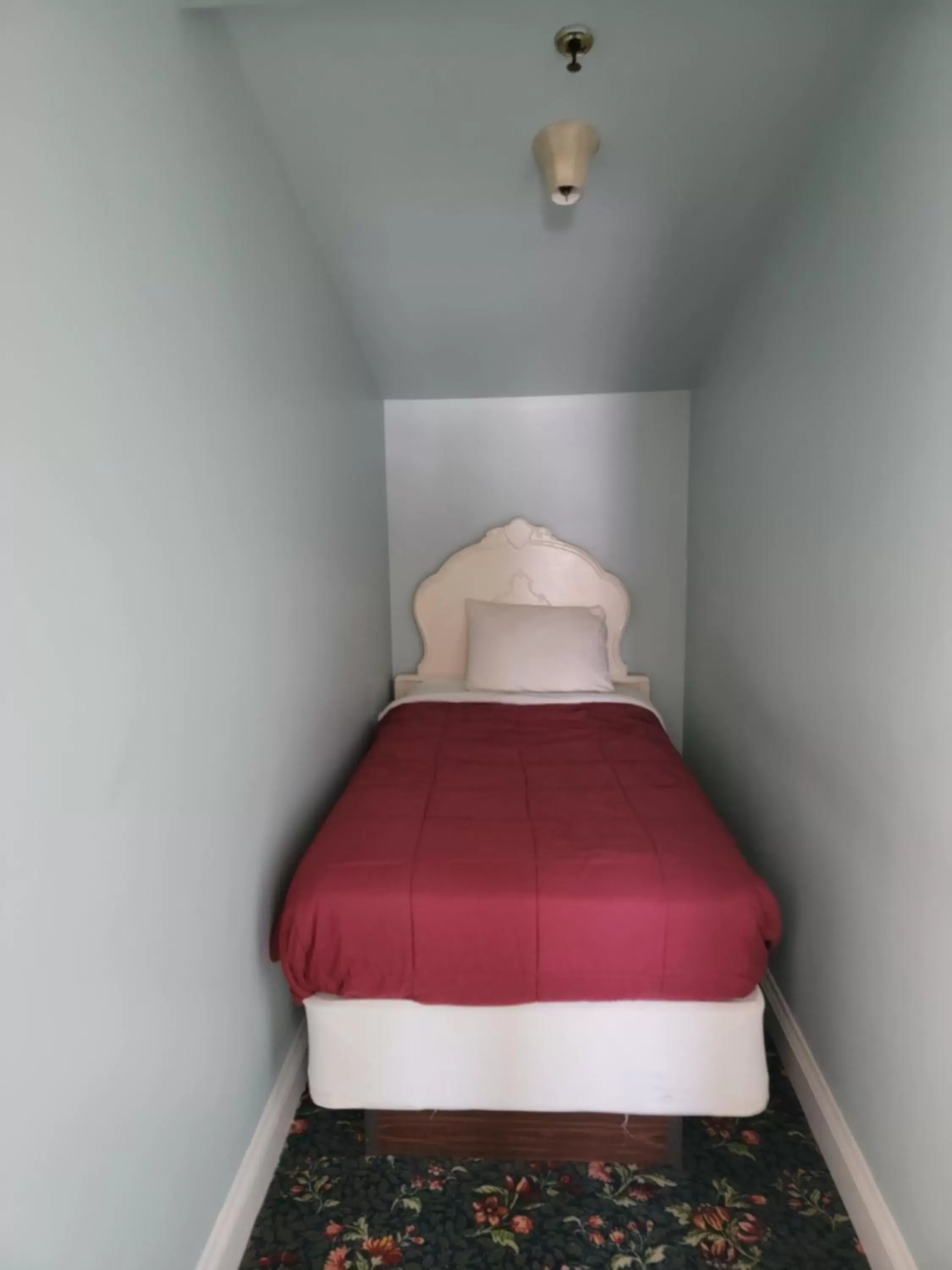 Bed in Lowell Inn
