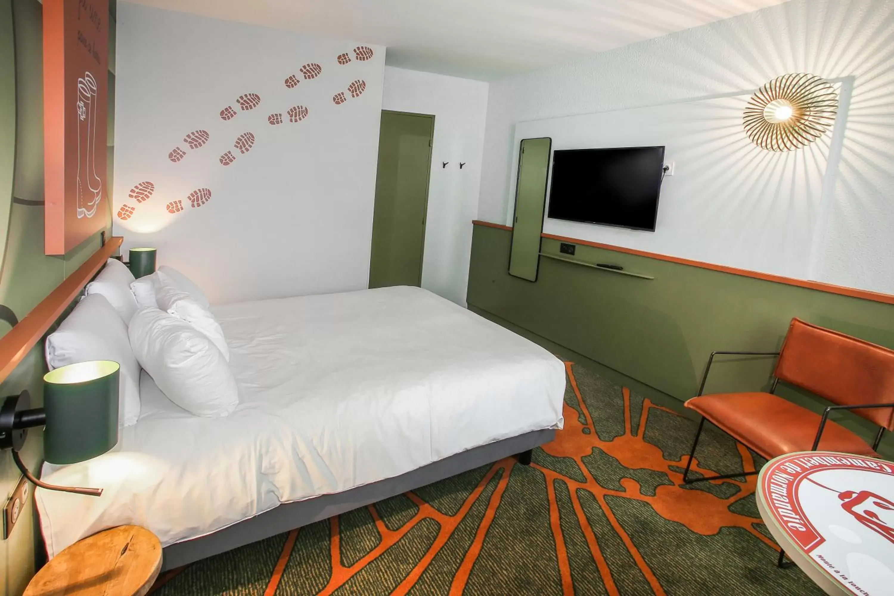 Bed in Hotel Ibis styles Lisieux ex Mercure