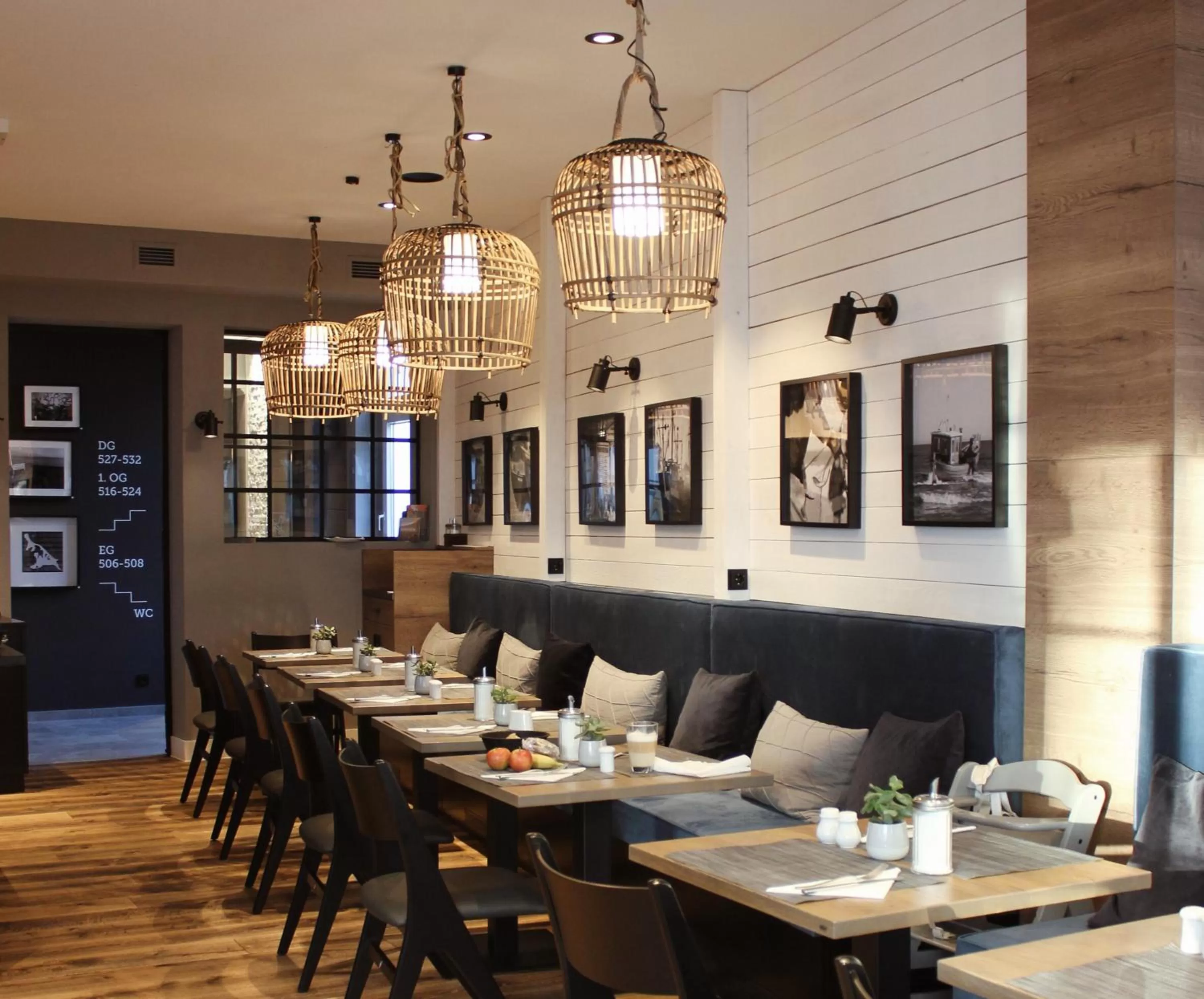 Restaurant/places to eat in Hotel Boje06