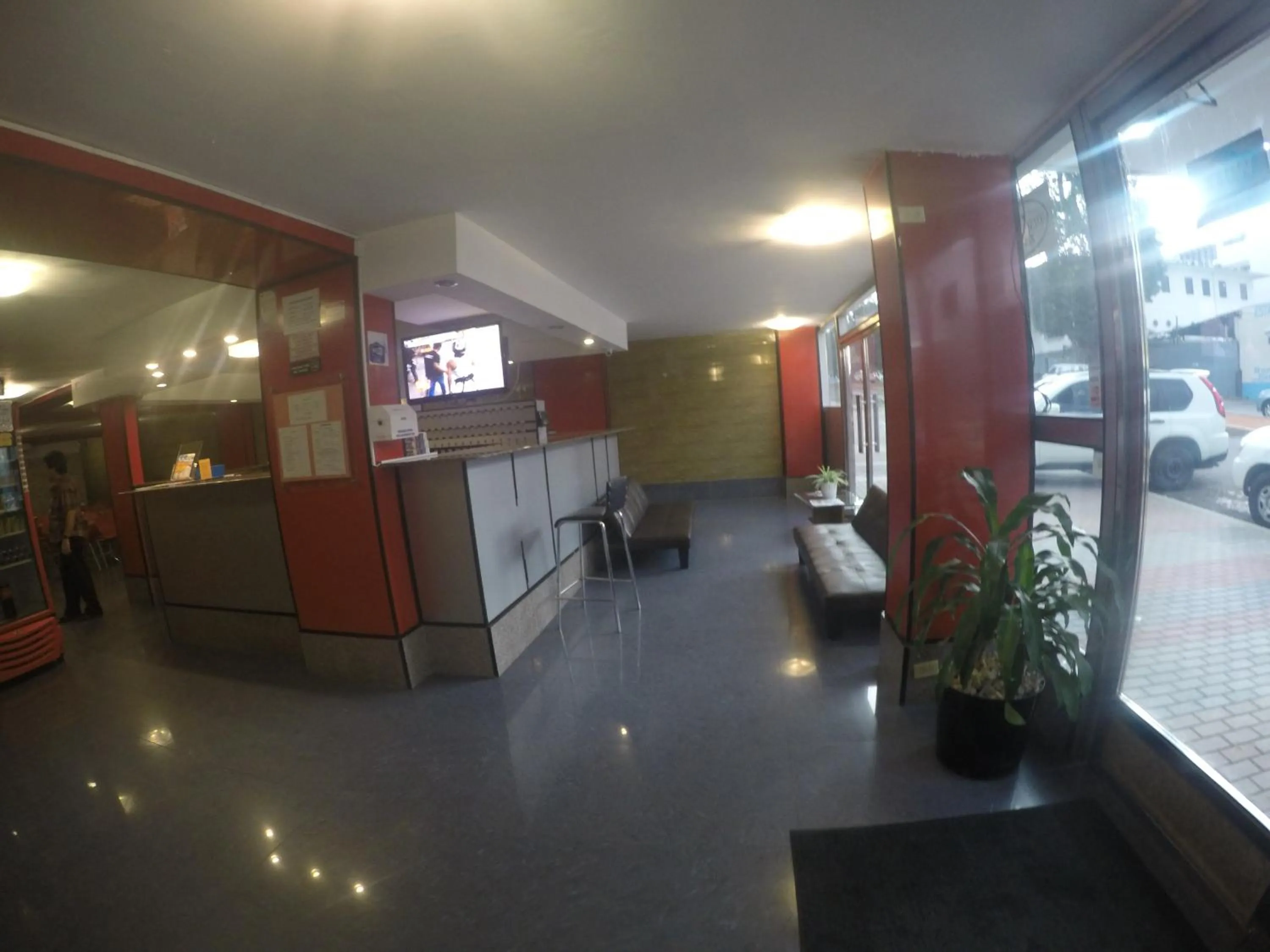 Communal lounge/ TV room in Discovery