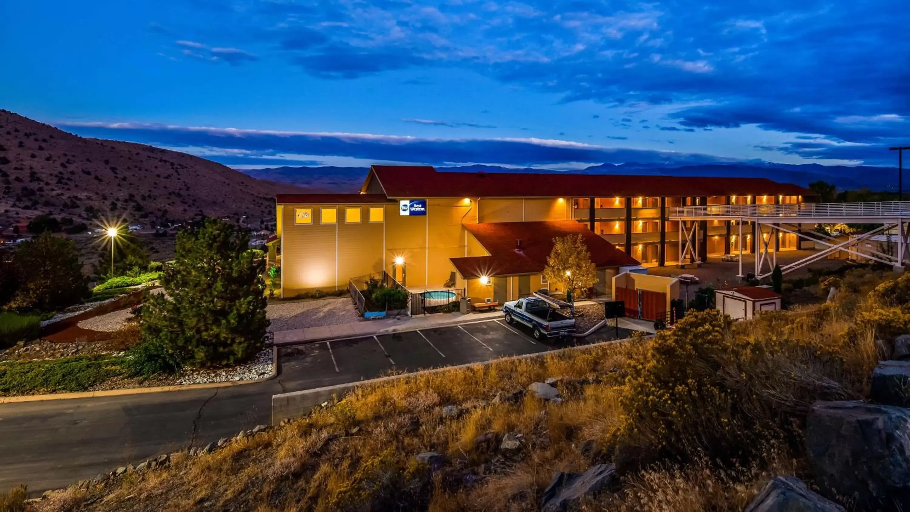 Property Building in Best Western Topaz Lake Inn