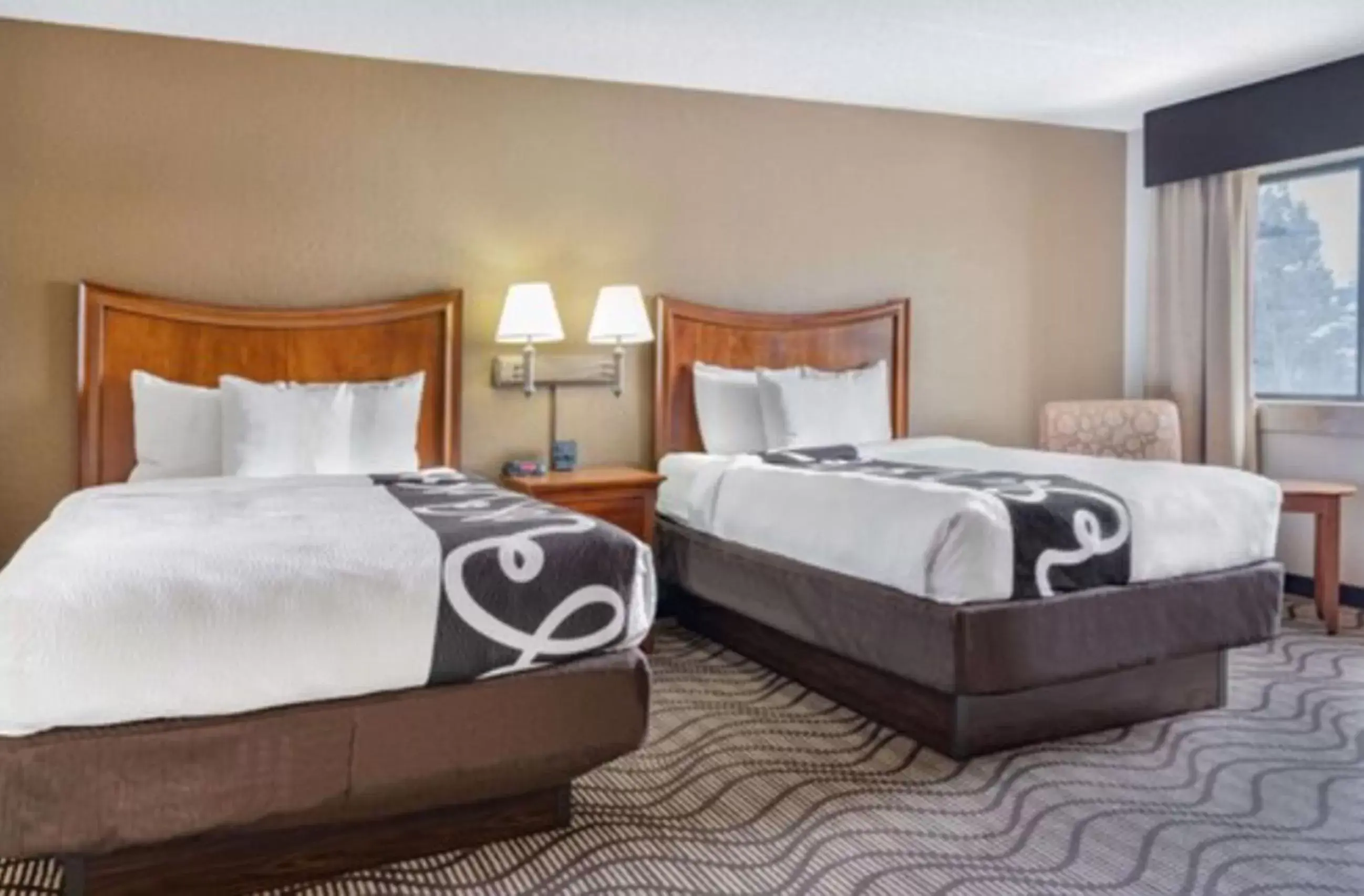 Bed in La Quinta by Wyndham Minneapolis-Minnetonka