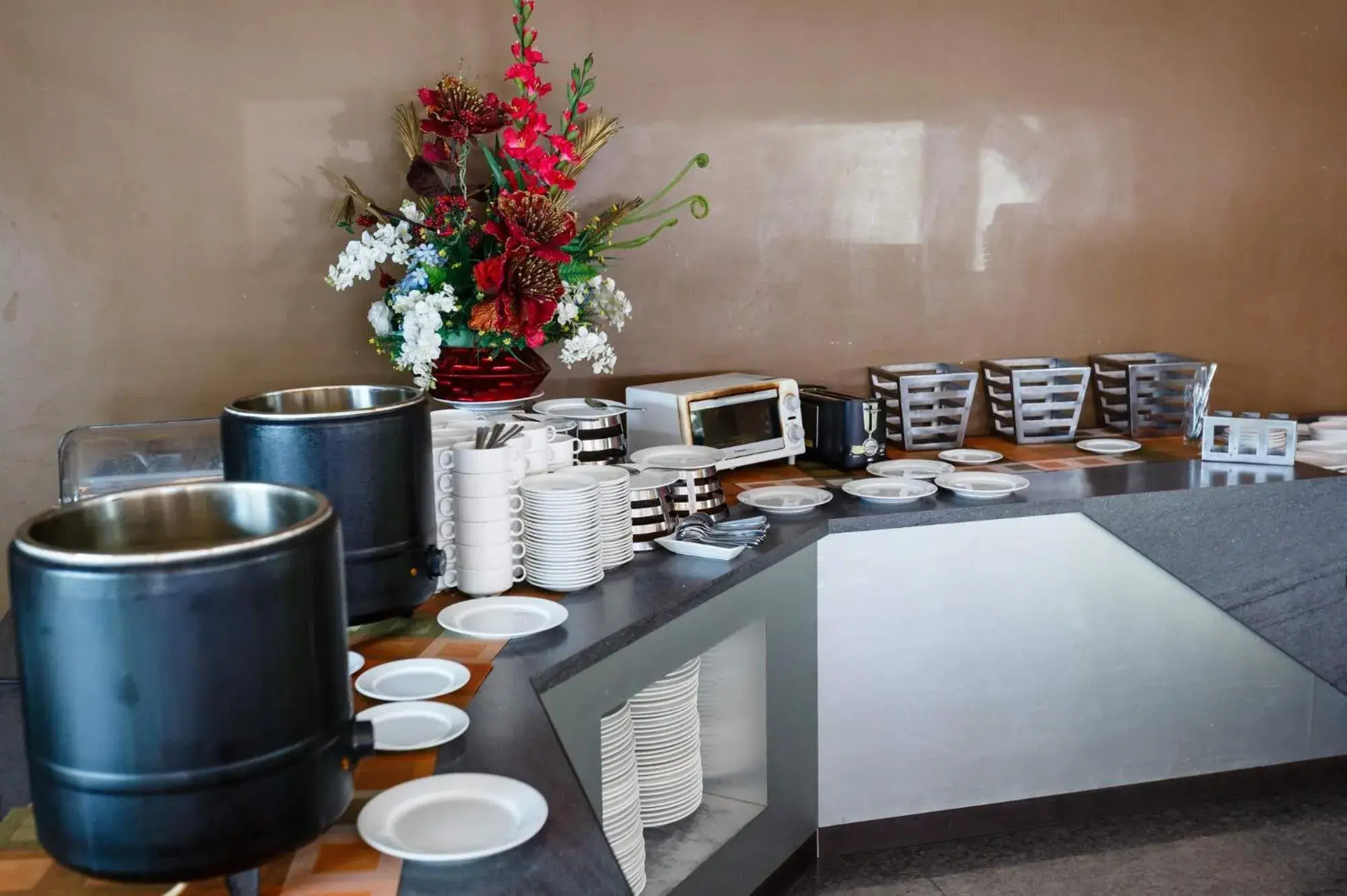 Restaurant/places to eat in 56 Hotel Restaurant/places to eat in 56 Hotel