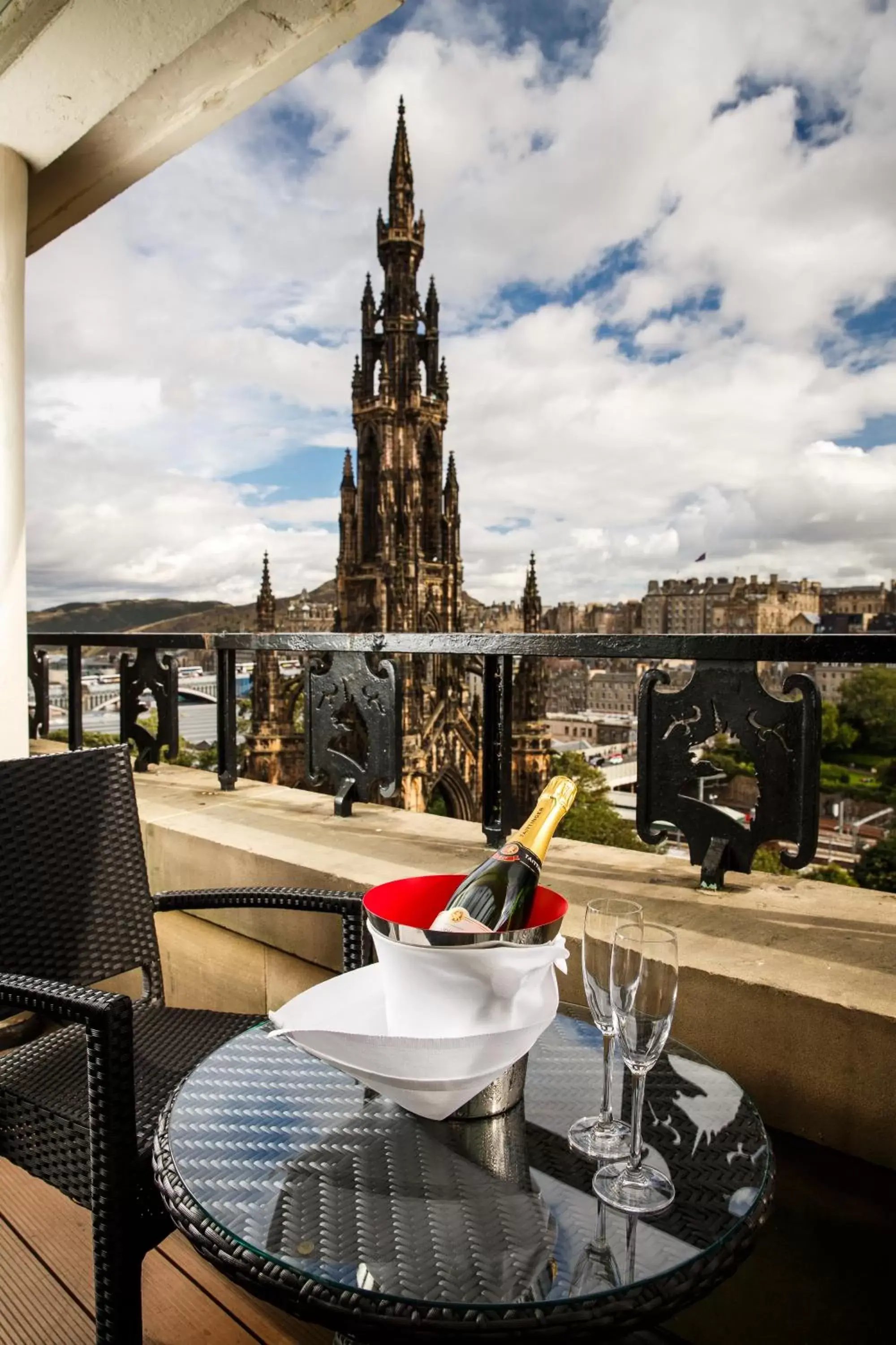 Balcony/Terrace in Mercure Edinburgh City - Princes Street Hotel