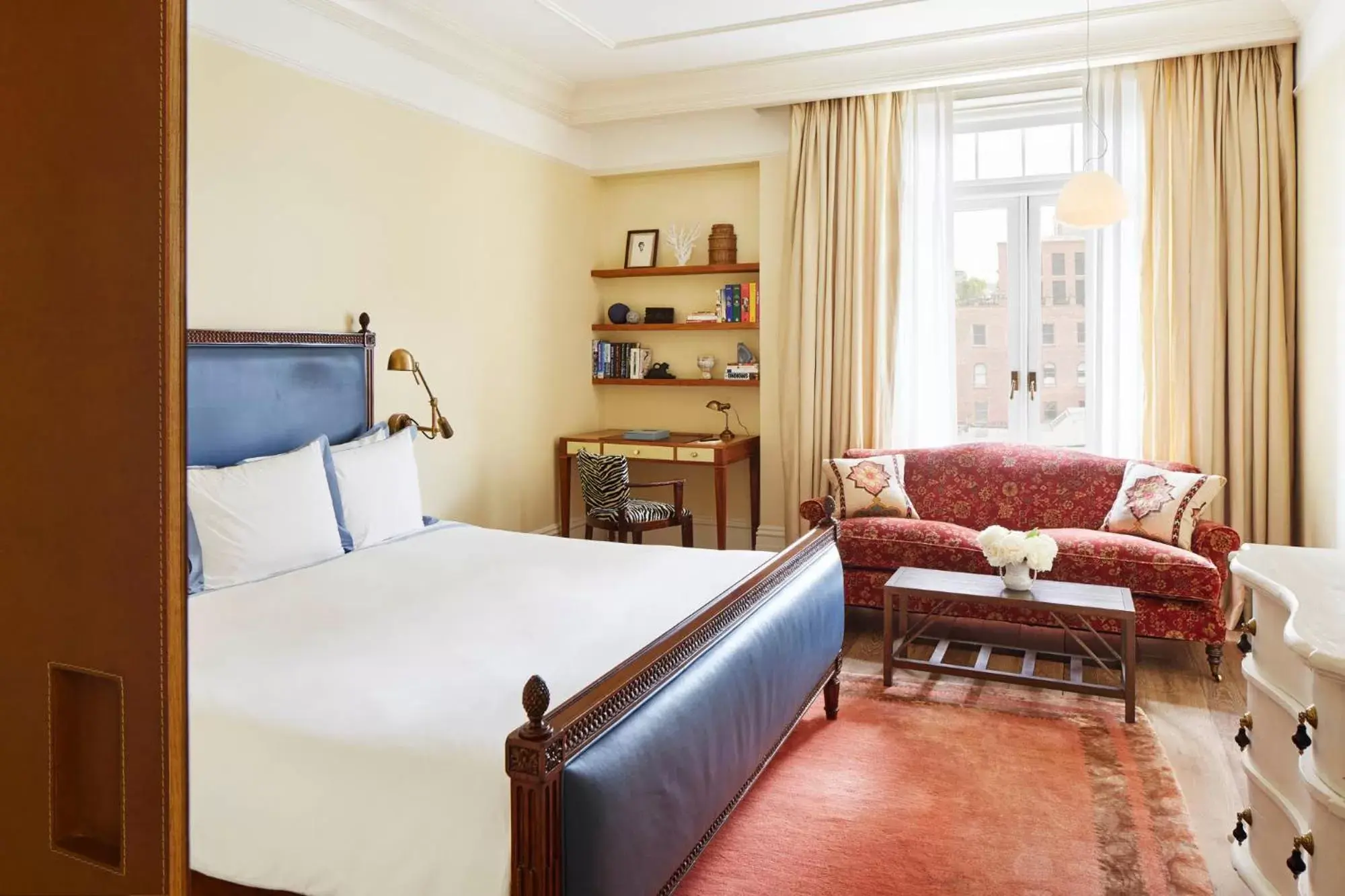 King Room with Roll-In Shower - single occupancy - Disability Access in The Greenwich Hotel King Room with Roll-In Shower - single occupancy - Disability Access in The Greenwich Hotel