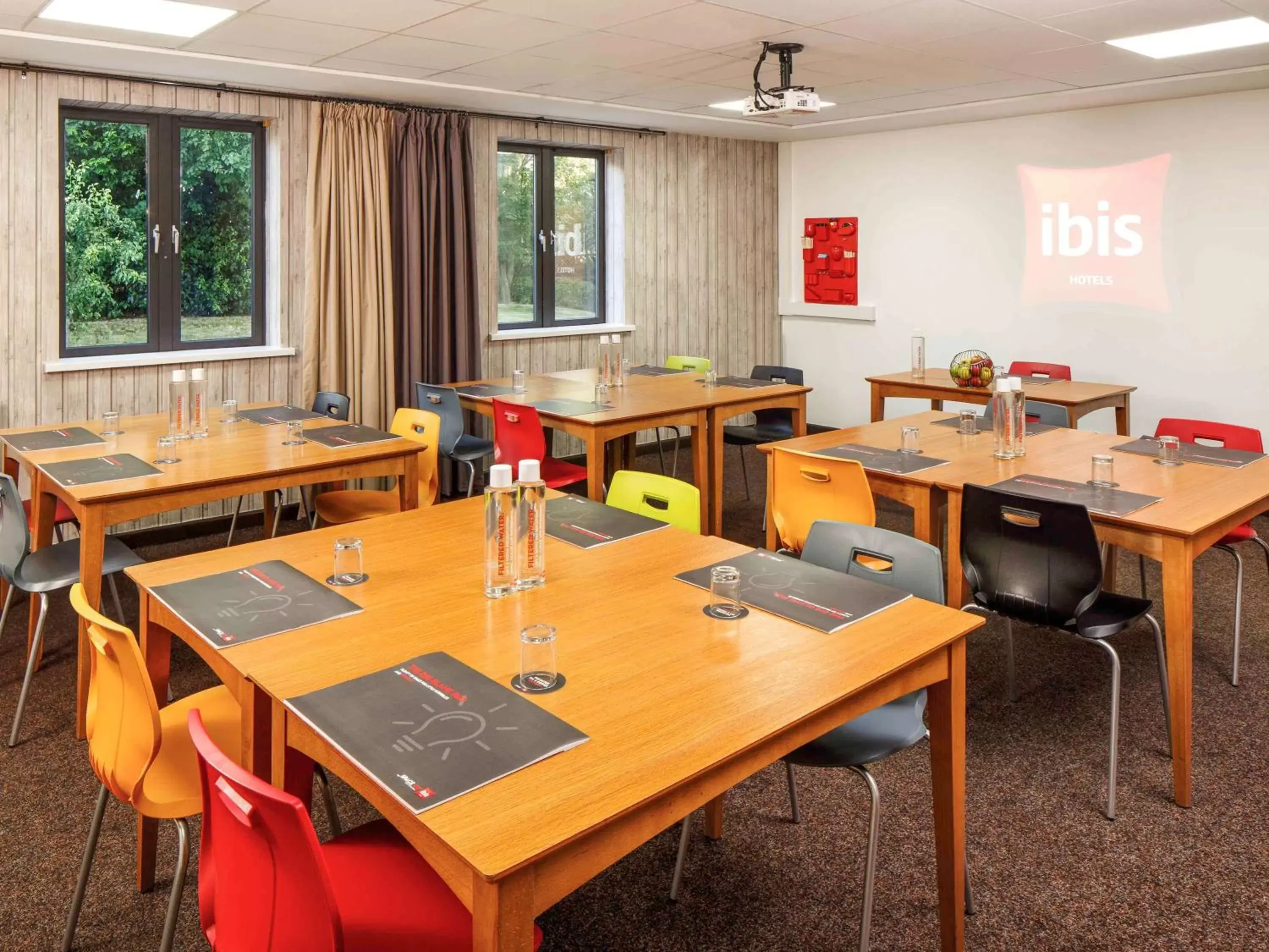 On site, Restaurant/Places to Eat in ibis Lincoln