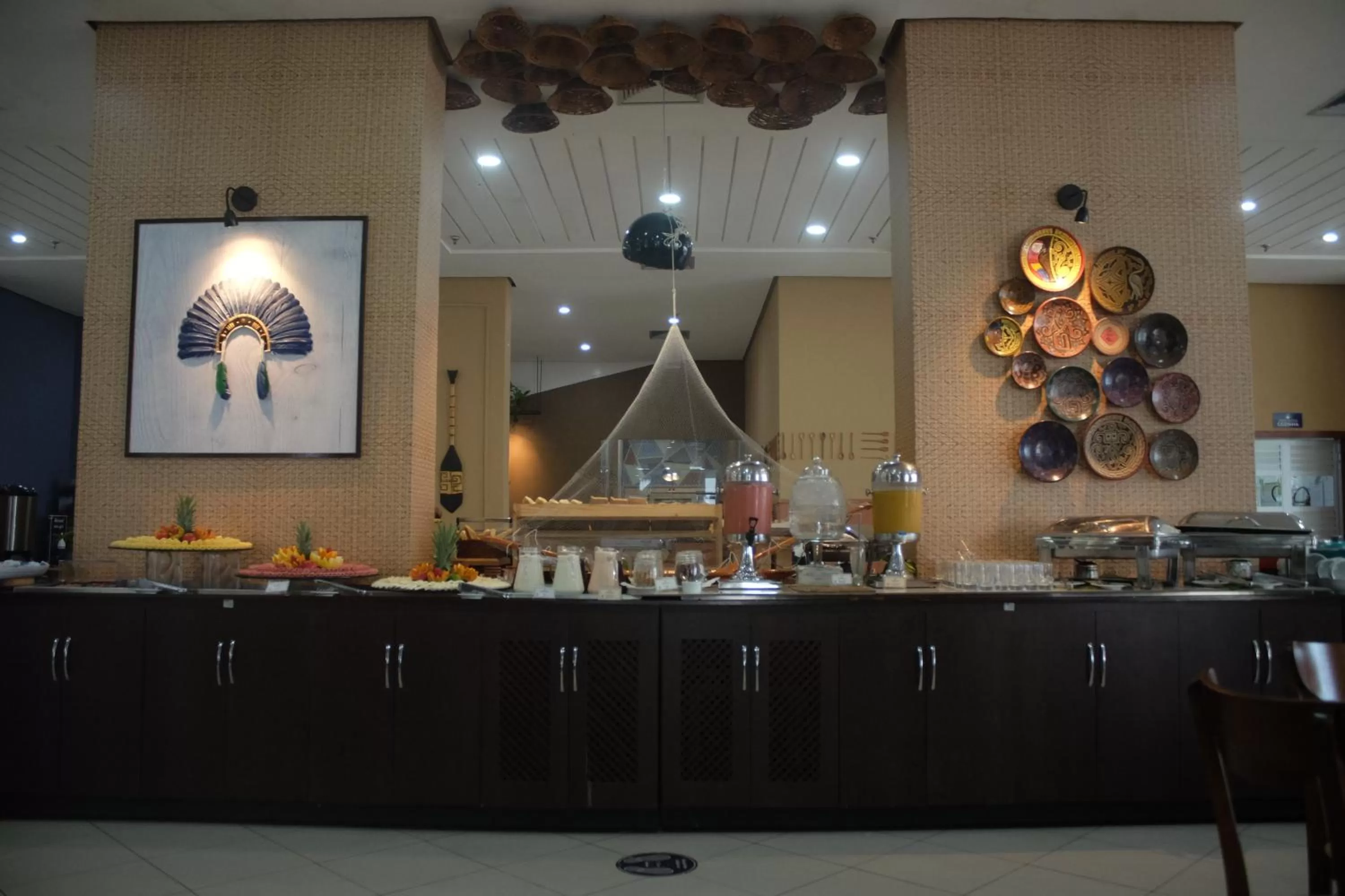 Restaurant/places to eat in Tropical Executive Hotel