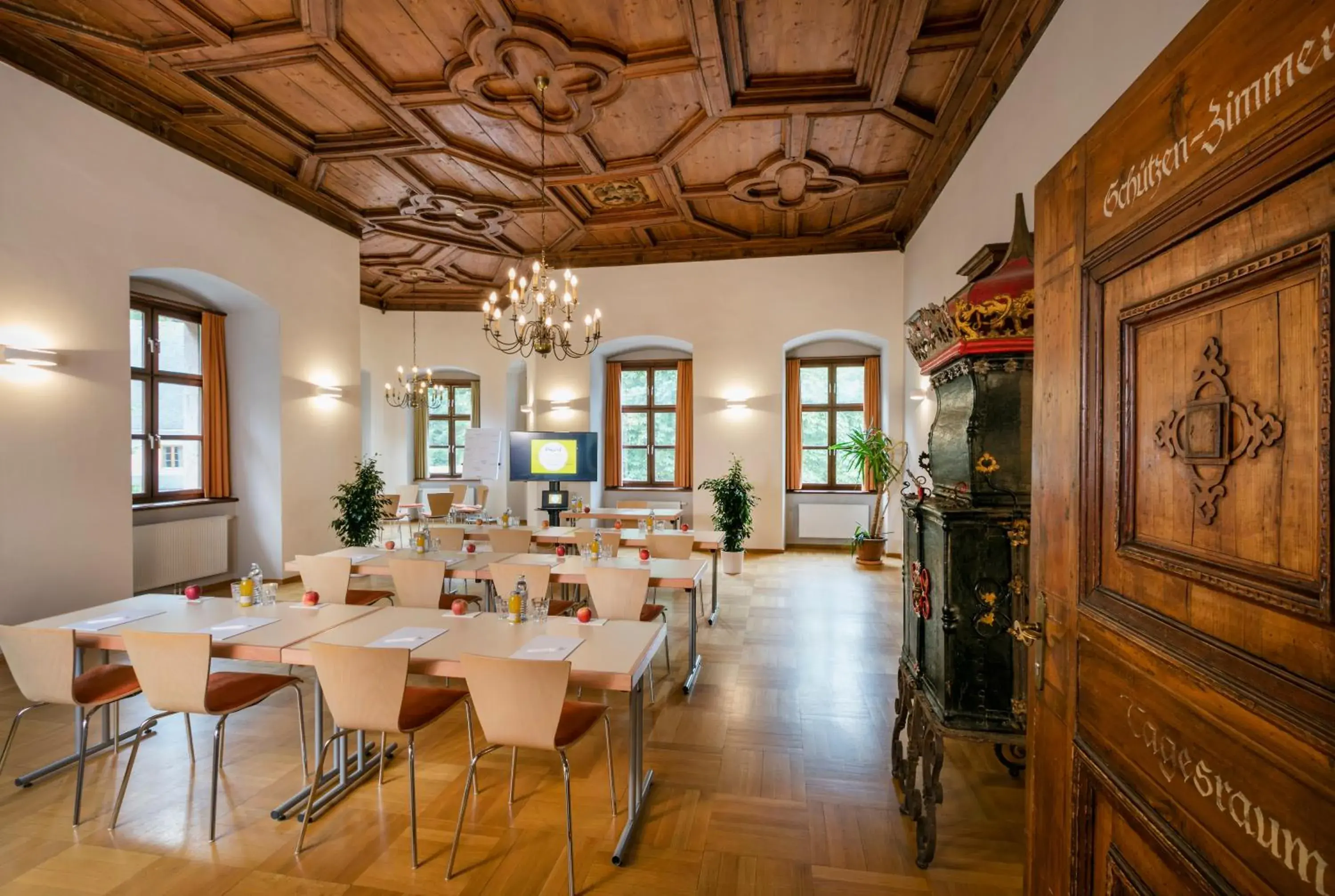 Meeting/conference room, Restaurant/Places to Eat in JUFA Hotel Schloss Röthelstein
