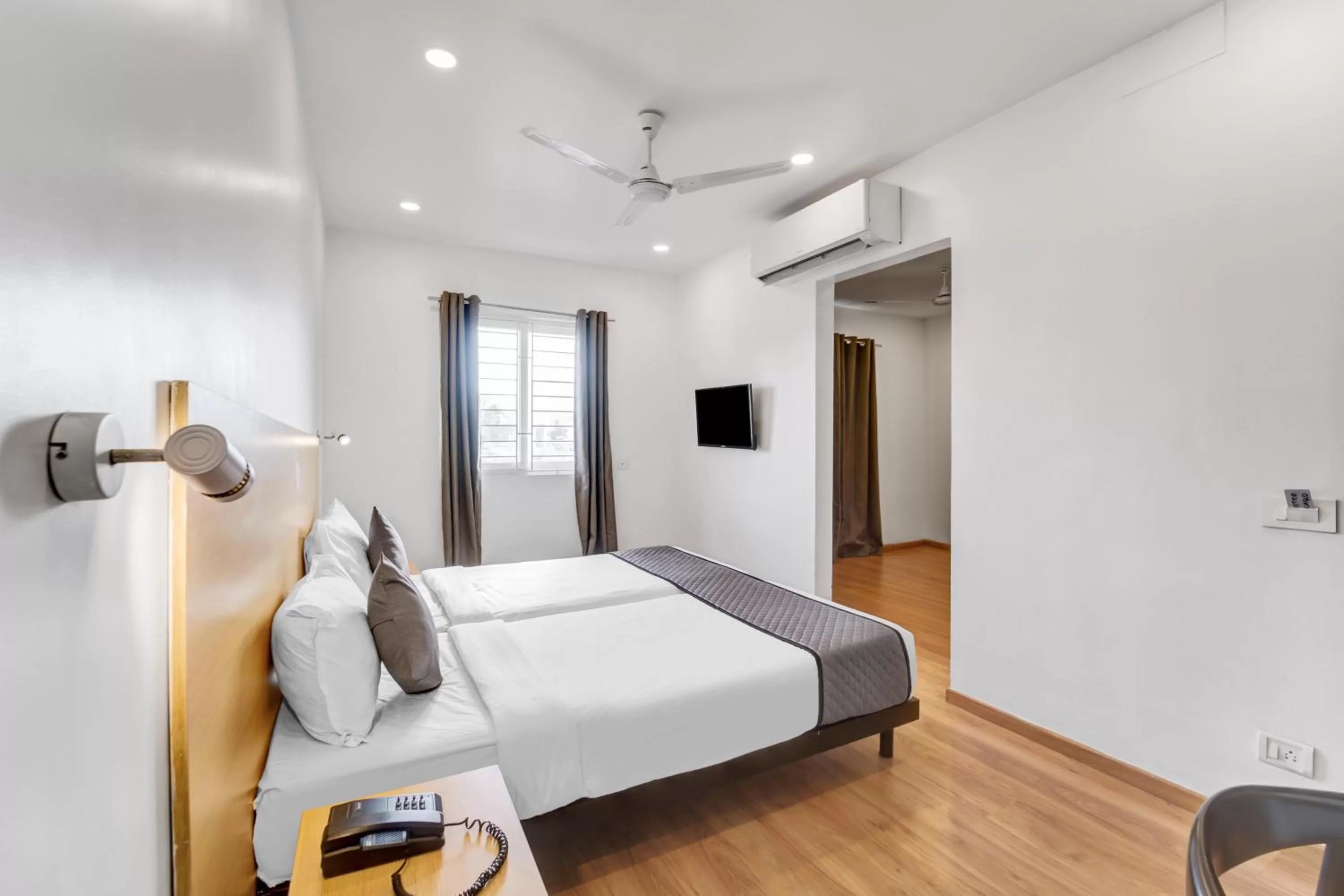 Bed in UPAR Hotels Thoraipakkam, OMR