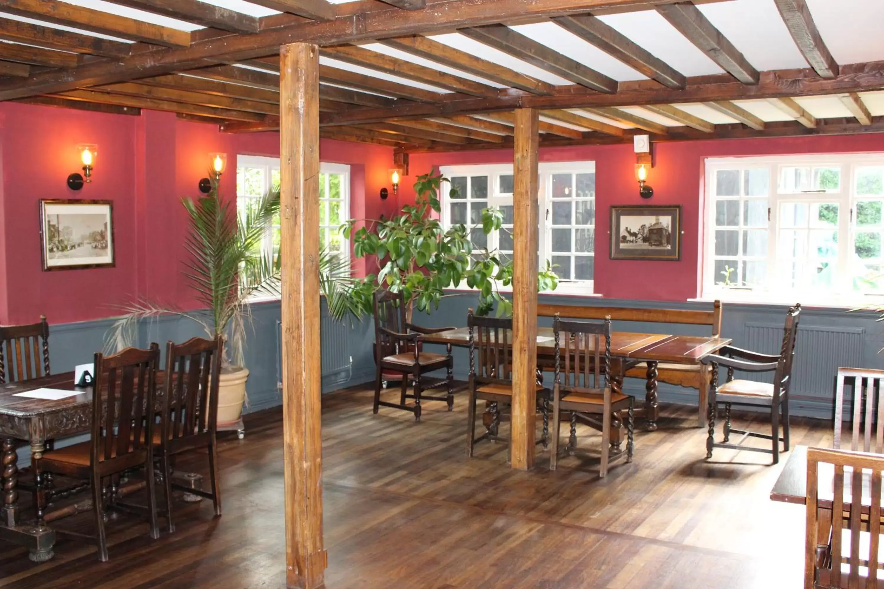 Lounge or bar, Restaurant/Places to Eat in The Lord Byron Inn