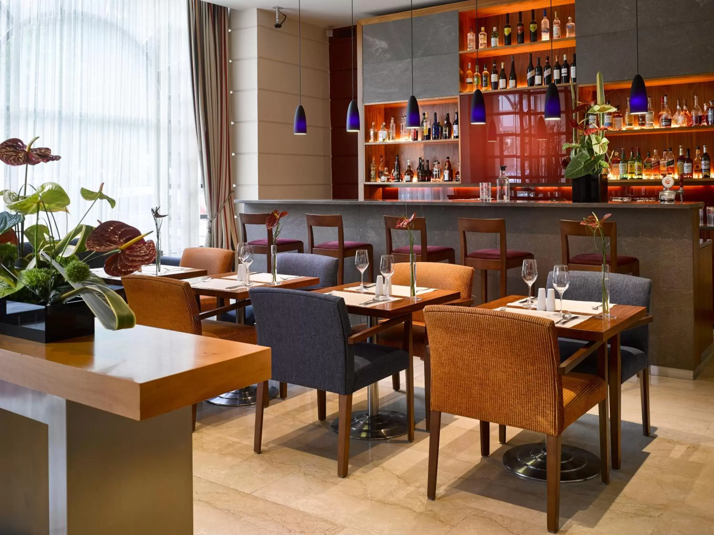 Lounge or bar, Restaurant/Places to Eat in K+K Palais Hotel