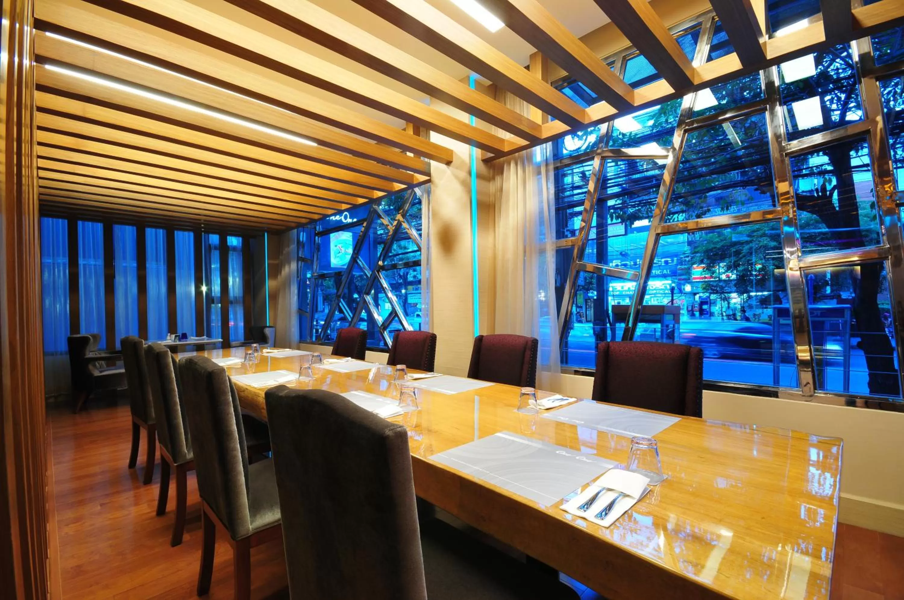 Restaurant/places to eat in One One Bangkok