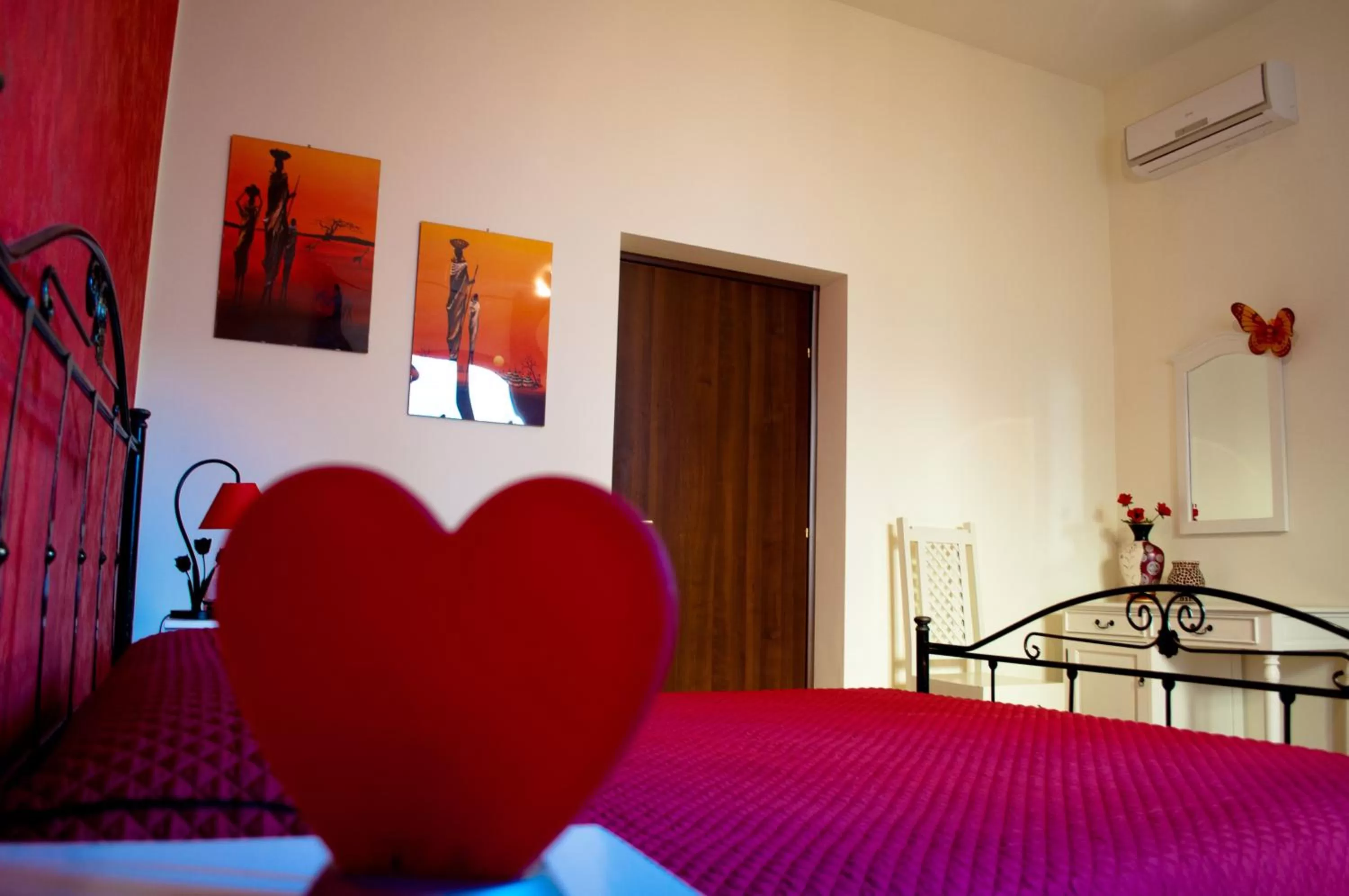 Shower, Seating Area in B&B Libertà Marsala