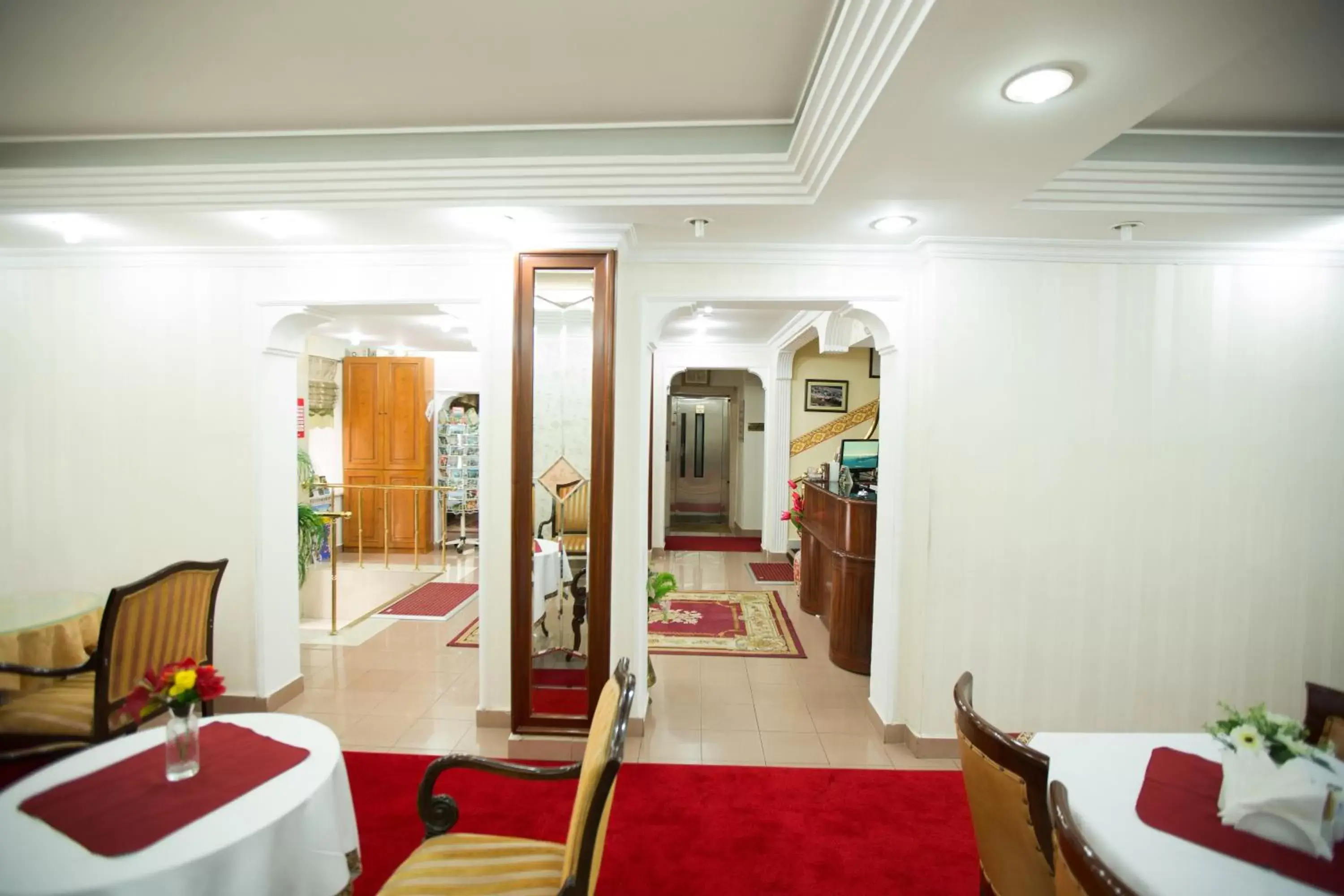 Lobby or reception in Sirkeci Emek Hotel
