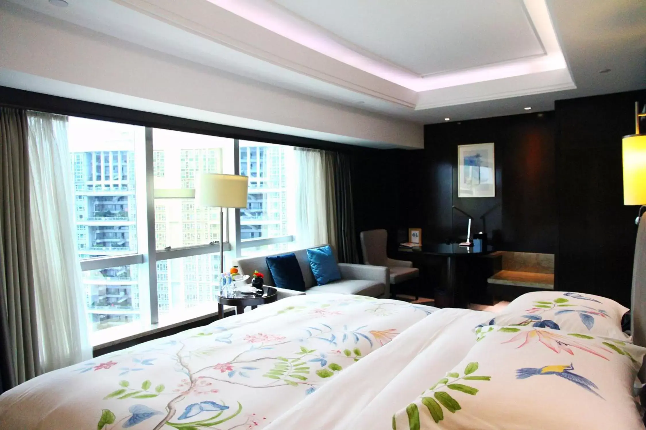 Photo of the whole room in The Pavilion Hotel Shenzhen (Huaqiang NorthBusiness Zone)