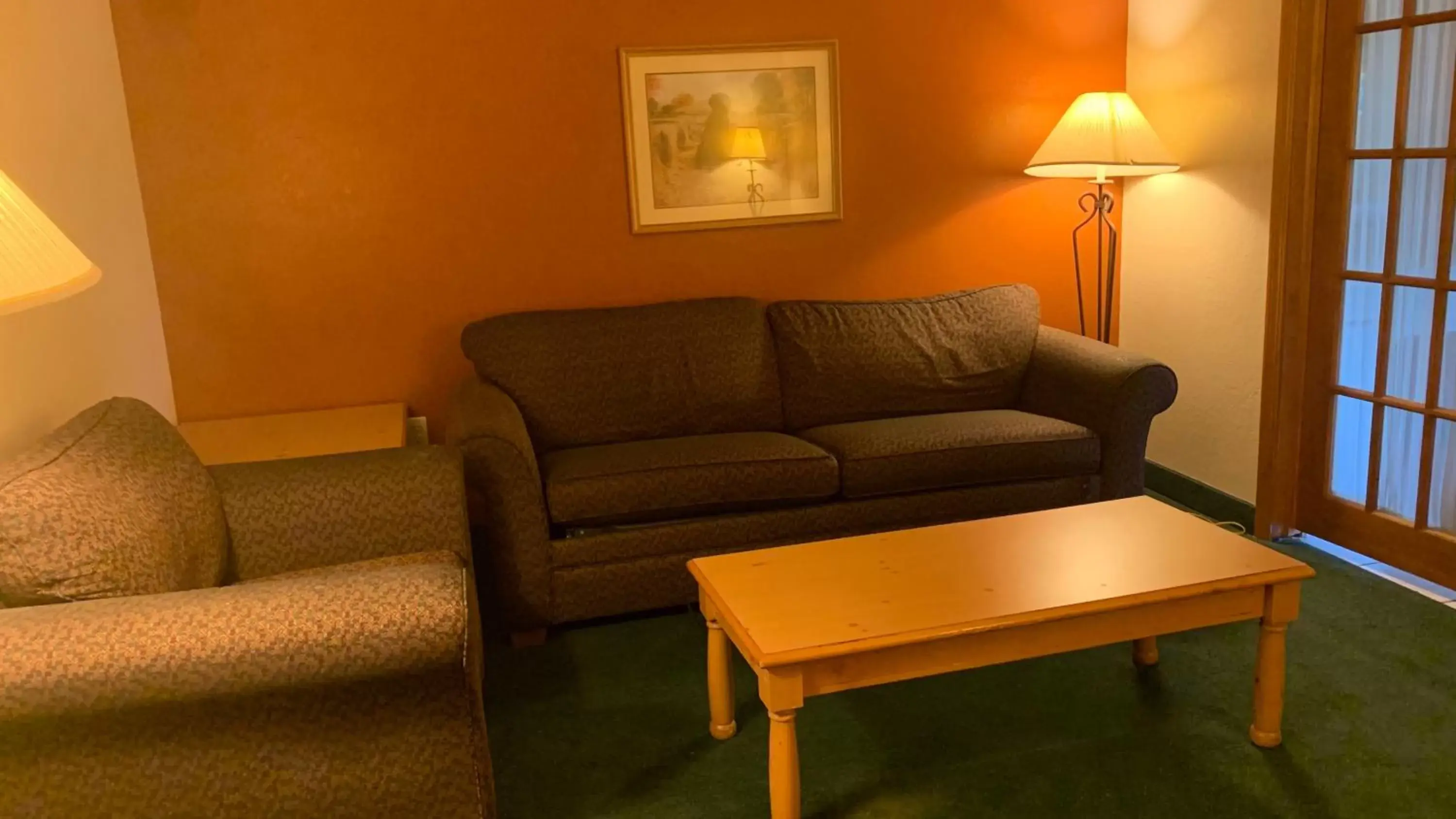 Seating Area in Regency Inn and Suites