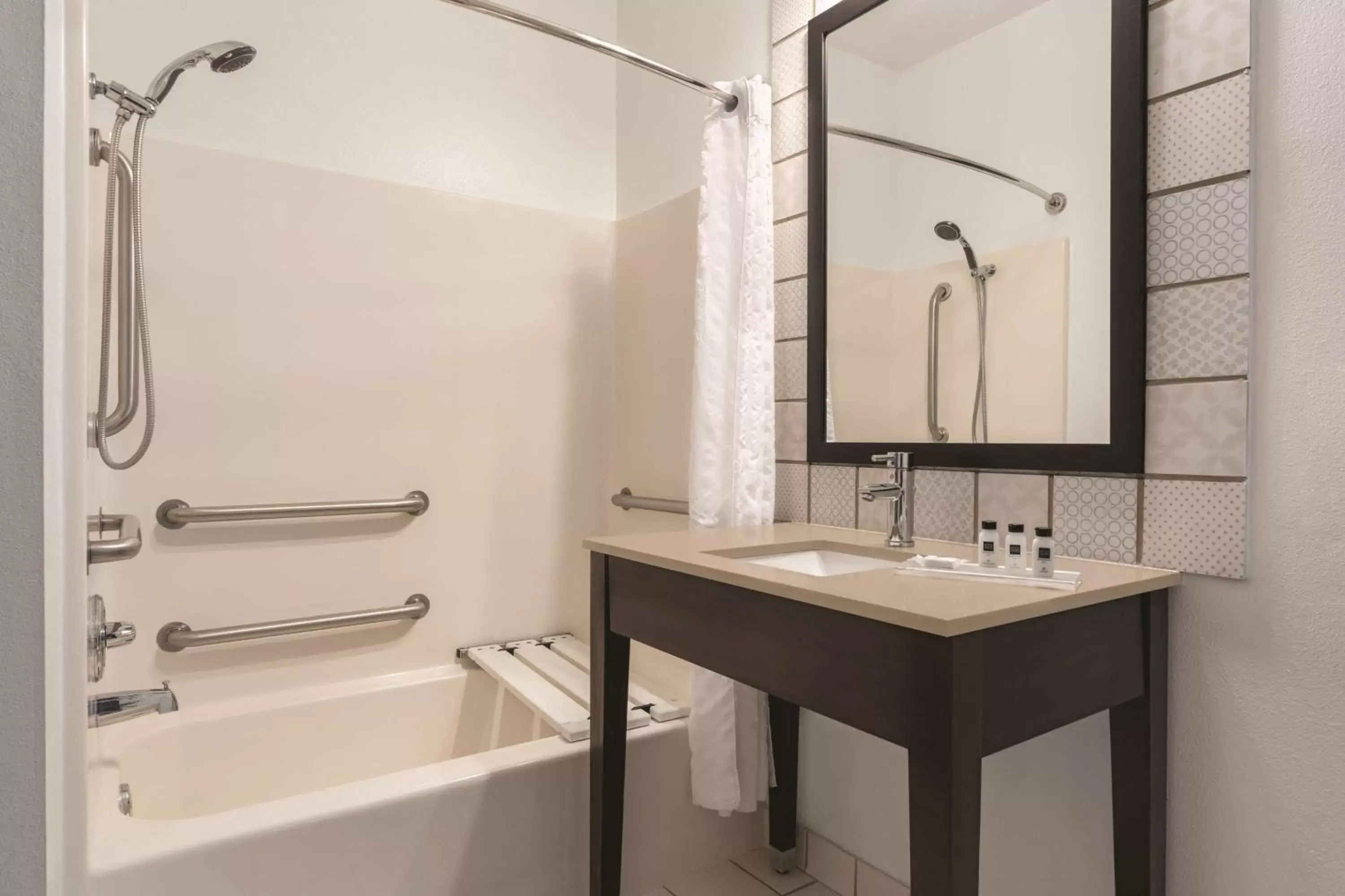 Bathroom in Country Inn & Suites by Radisson, Big Flats (Elmira), NY