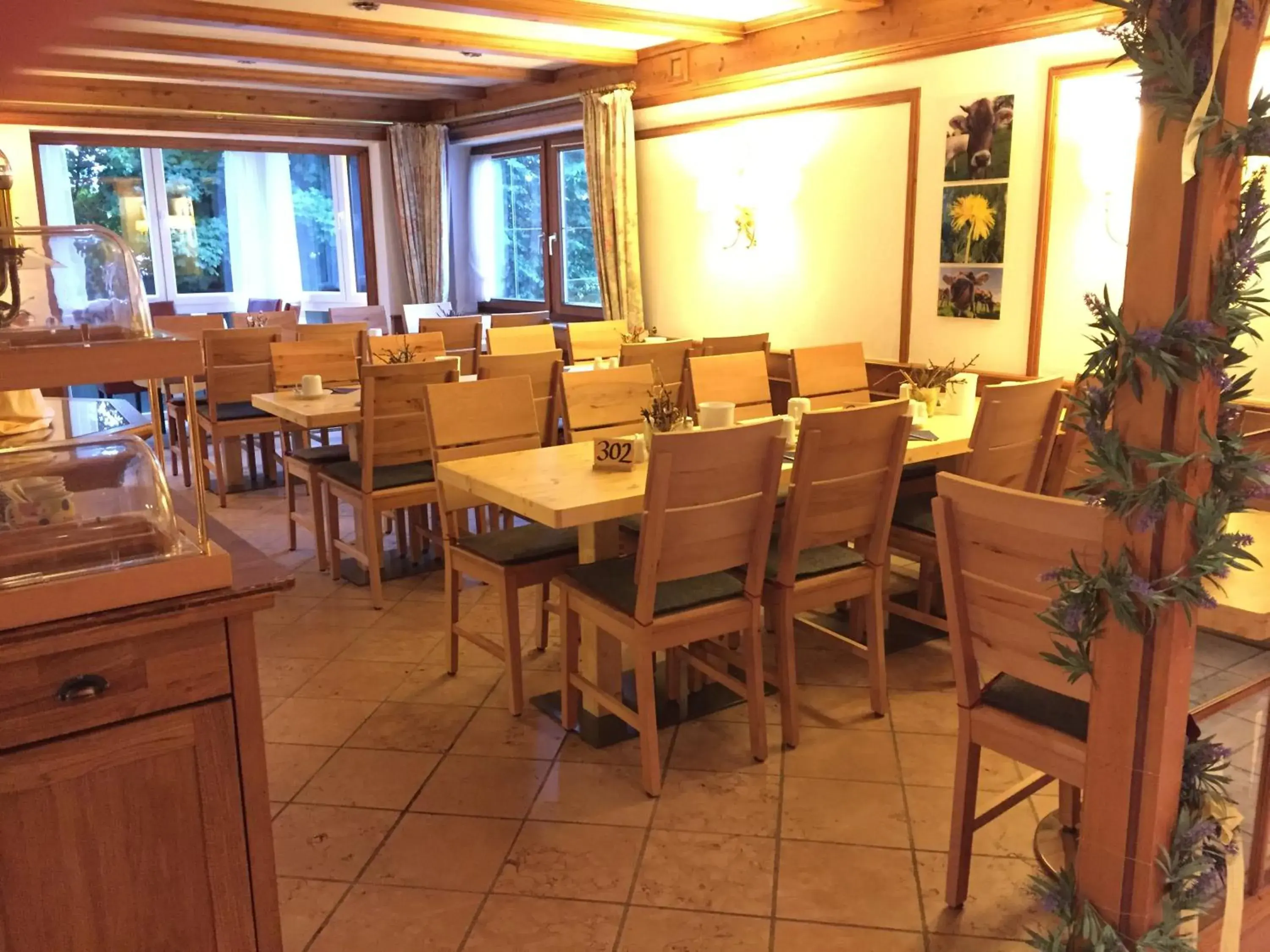 Restaurant/Places to Eat in Akzent Hotel Alpenrose