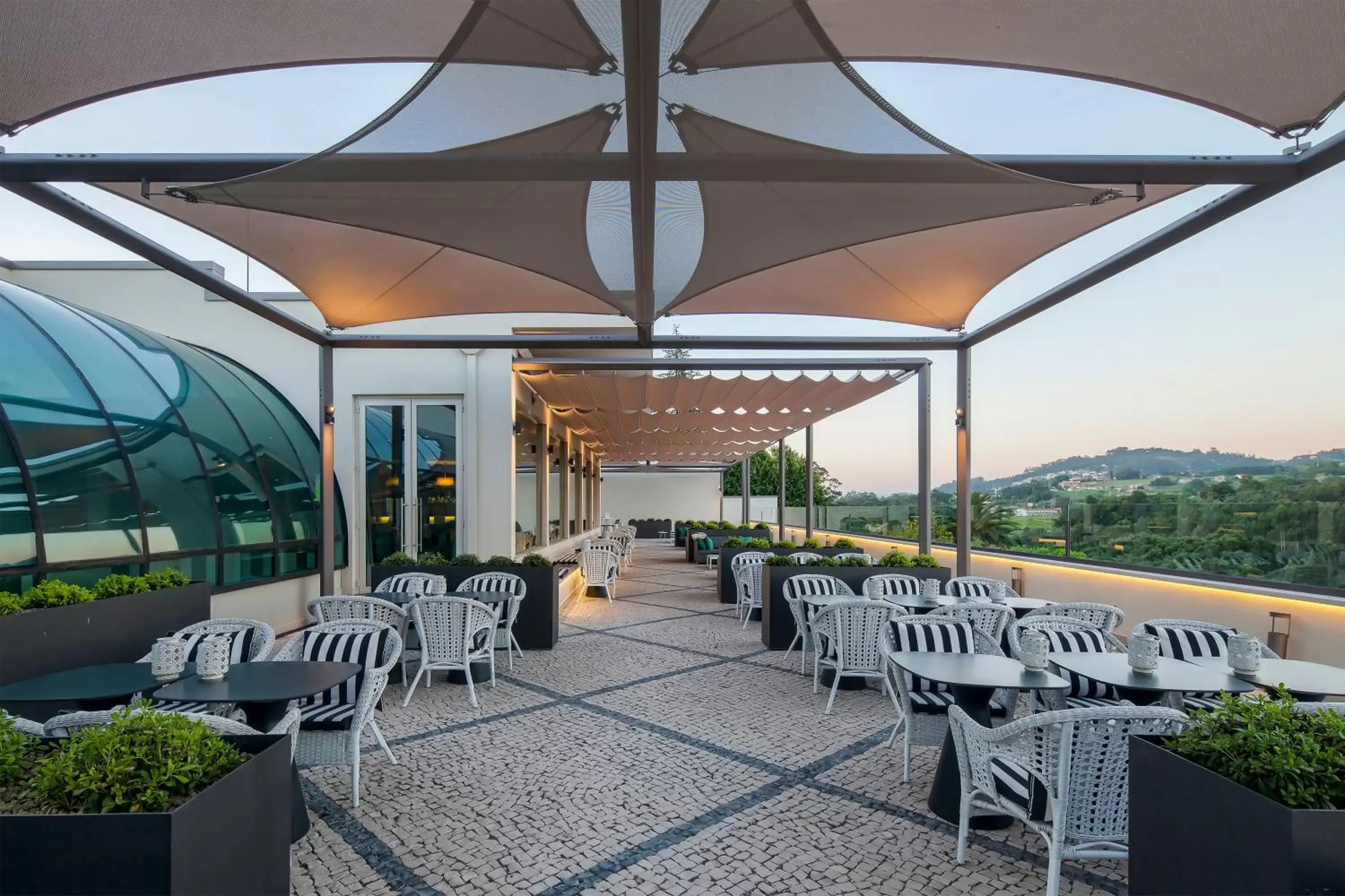 Balcony/Terrace, Restaurant/Places to Eat in Cidnay Santo Tirso - Charming Hotel & Executive Center