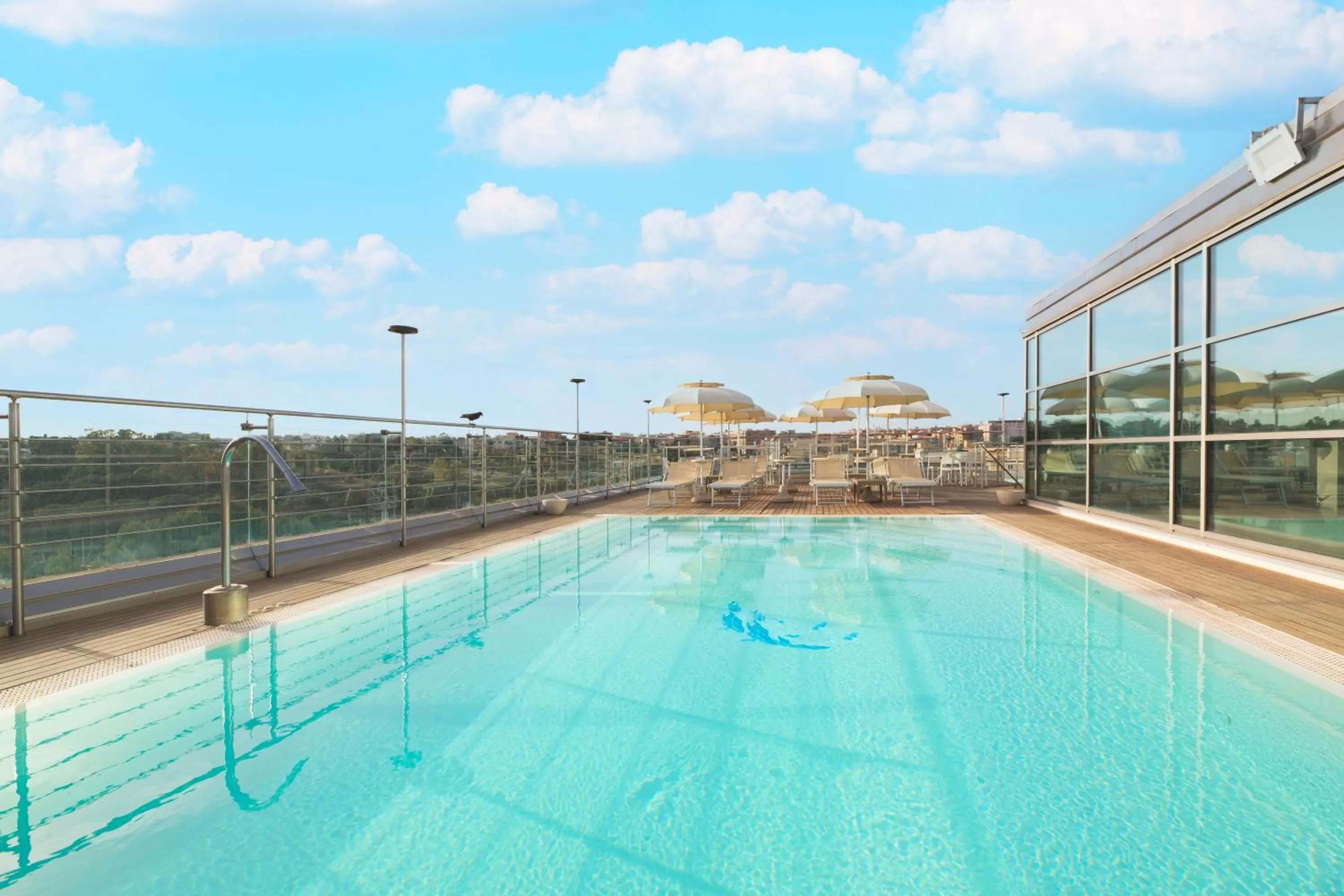 Swimming pool in Hotel Mercure Siracusa