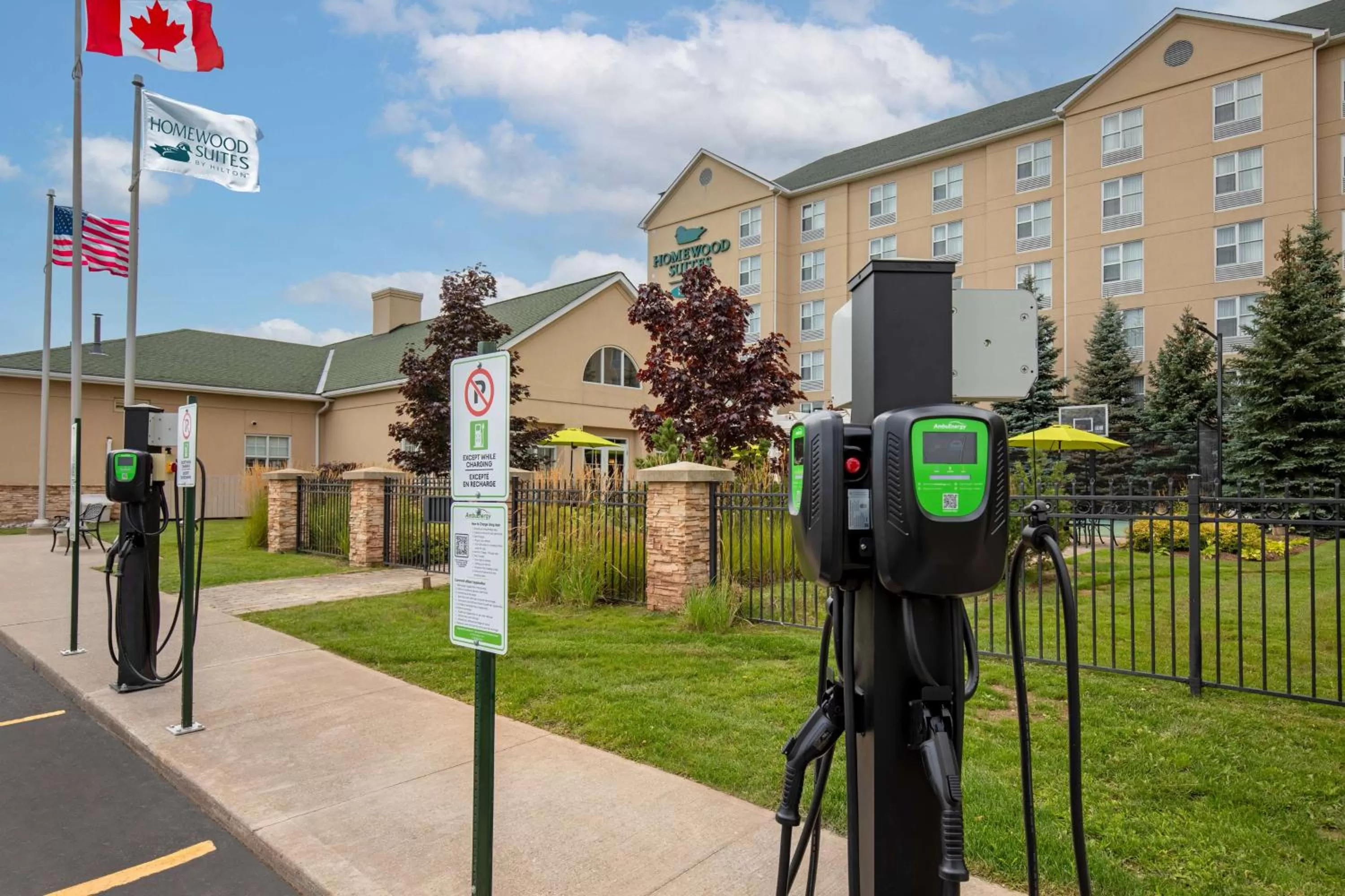 Property building in Homewood Suites by Hilton Toronto Oakville