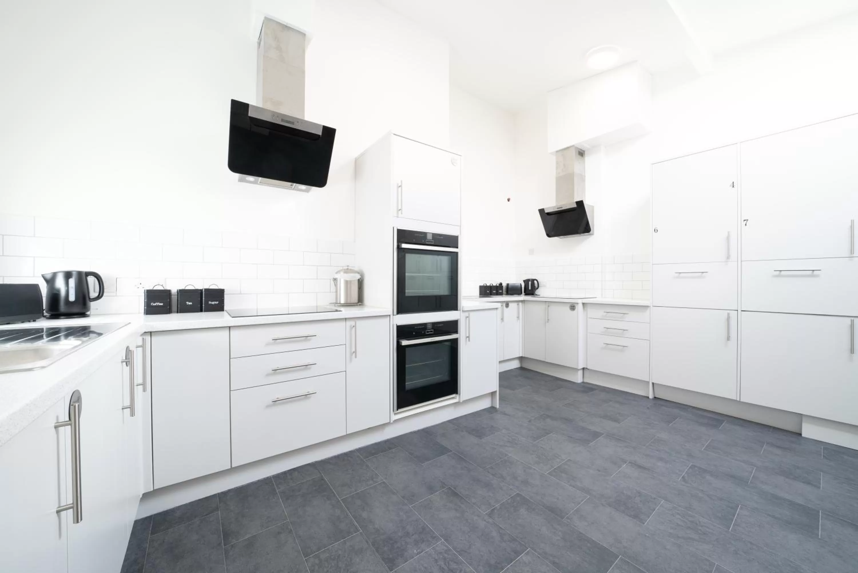 The Veteran Hotel & Bar