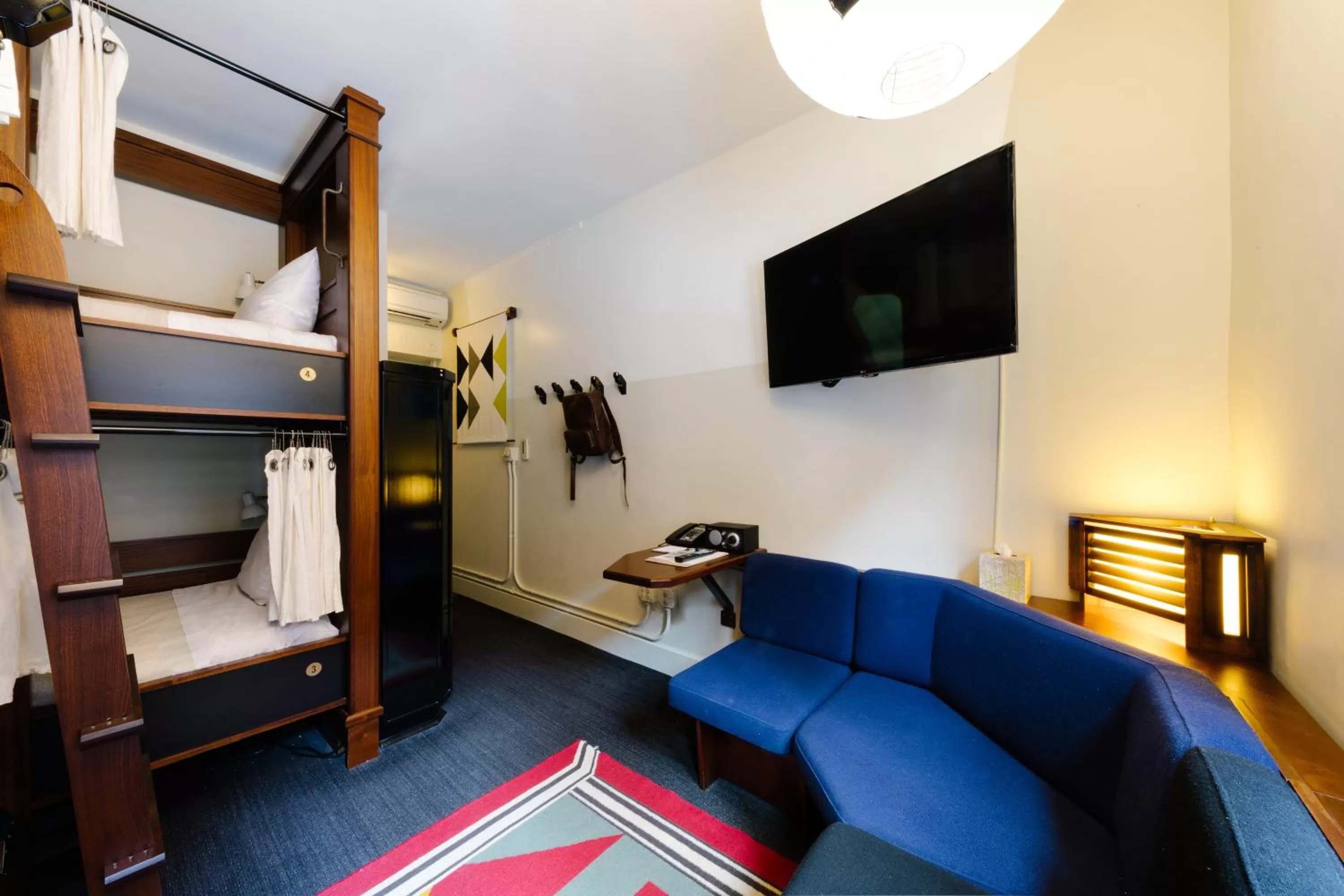 Photo of the whole room, Bed in Freehand Chicago